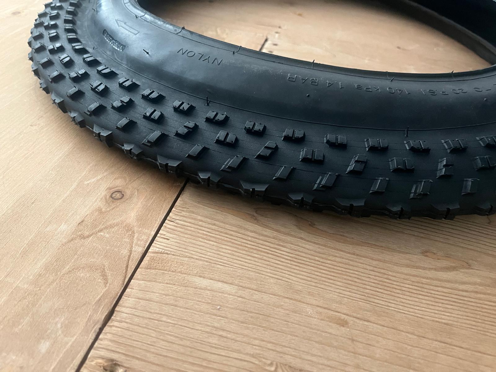 Fatbikes Chaoyang buitenband  20 x 4.0 inch kleur zwart