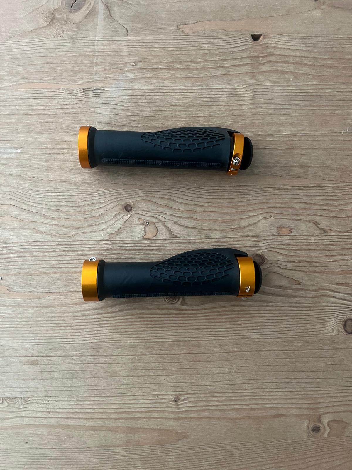 Fatbikes handvat beschermer lang kleur zwart / goud