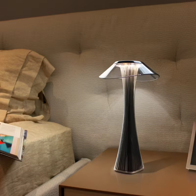 Ray Table Lamp