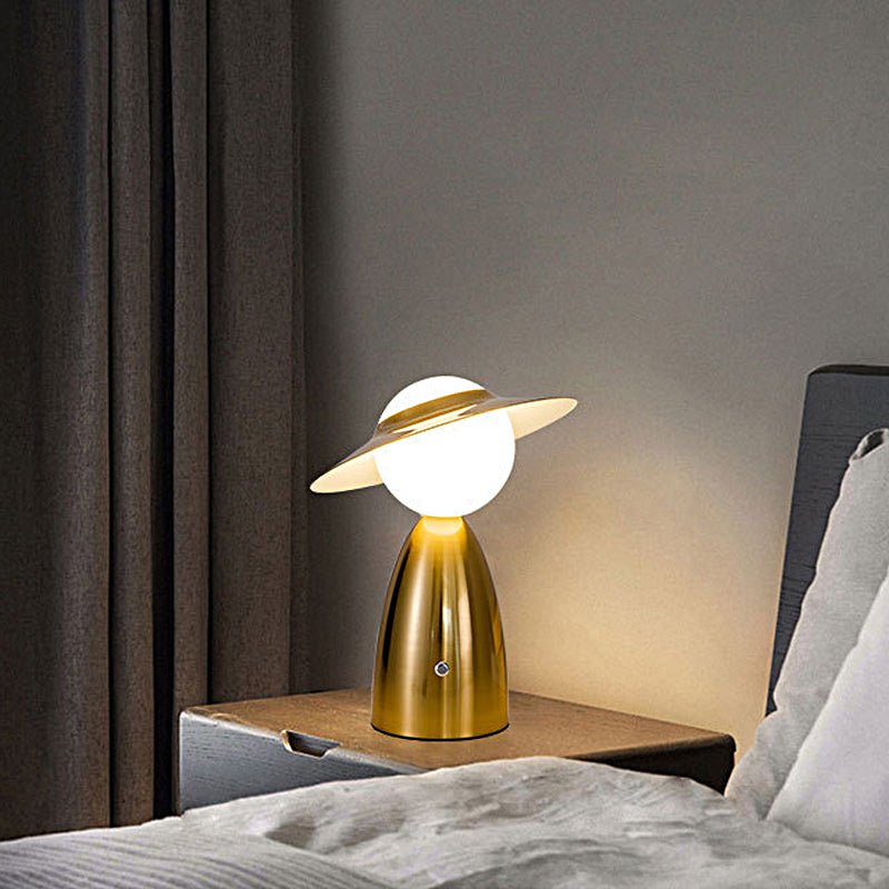 The Hato Lamp