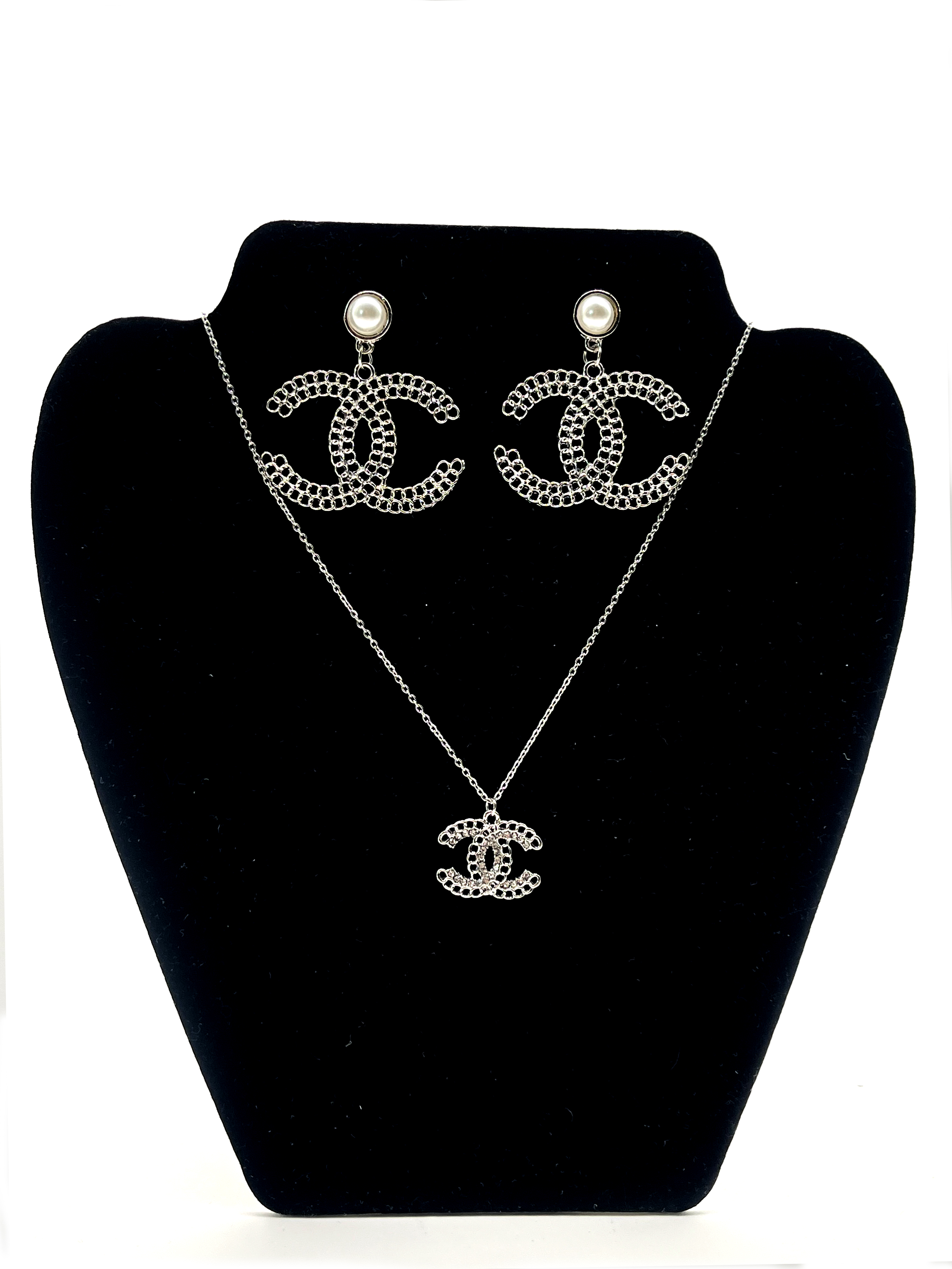 Elegant CC-inspired Jewelry Set