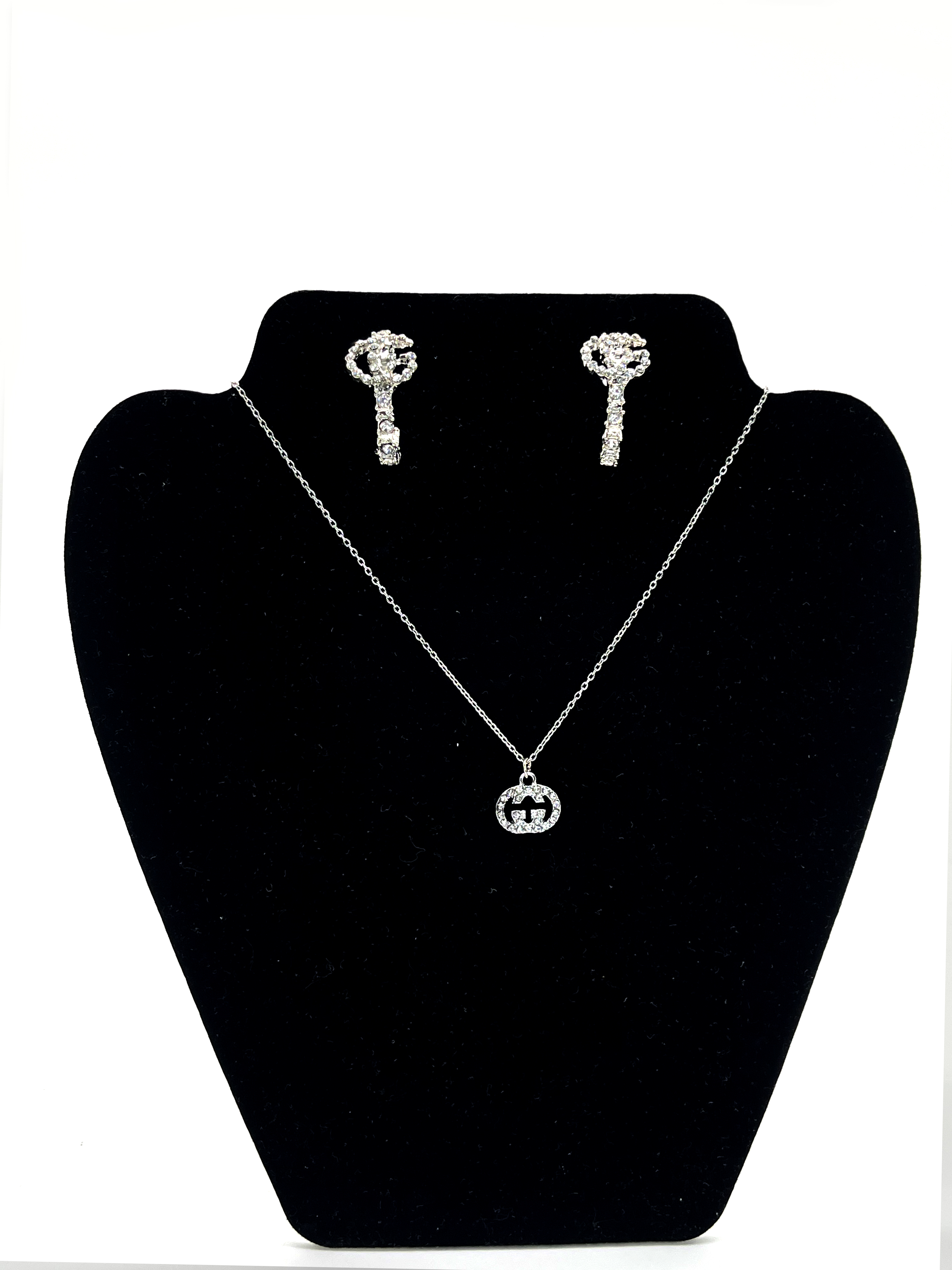 Gucci-Elegant Silver Jewelry Set
