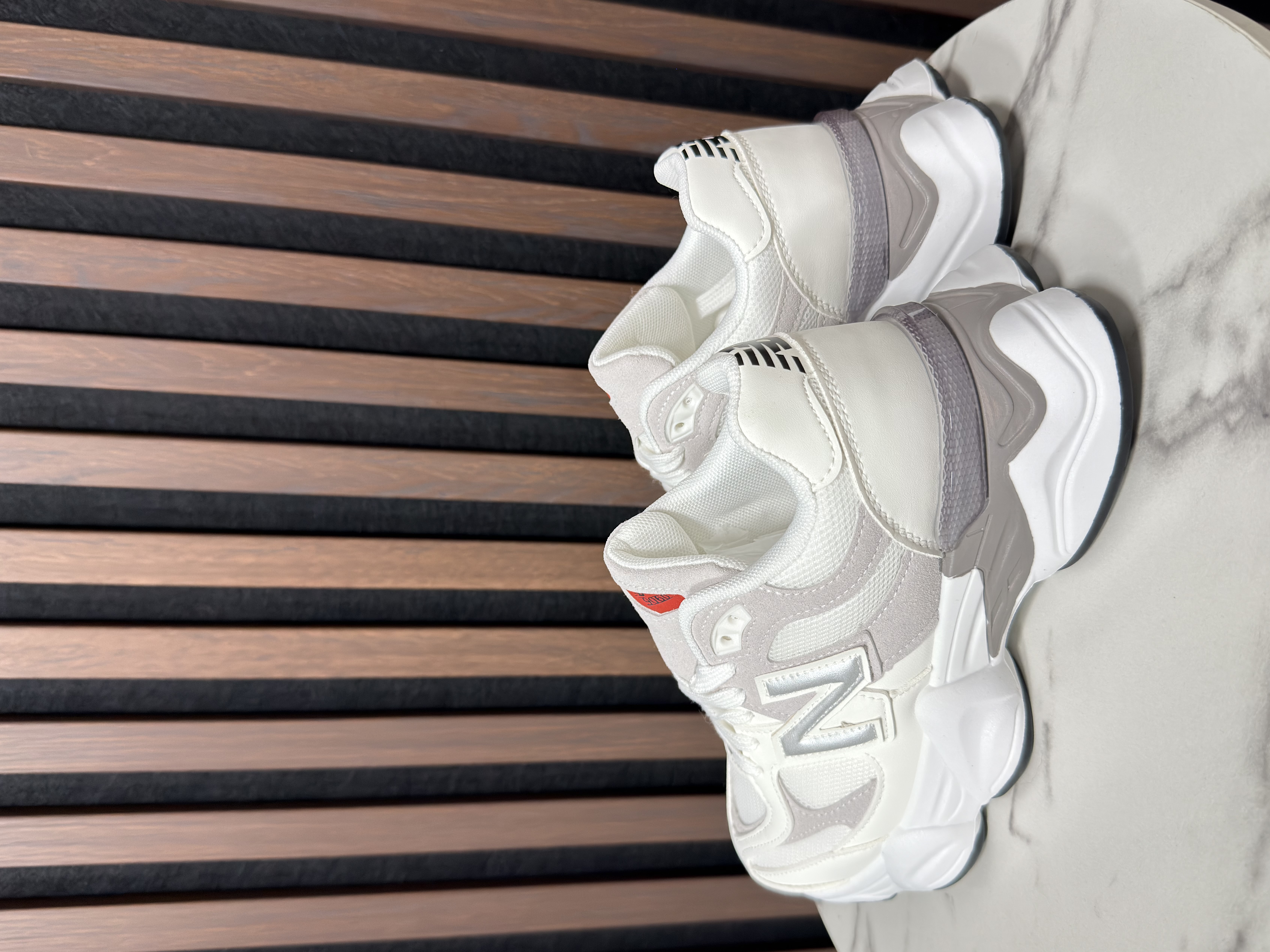 NB balti sportbačiai