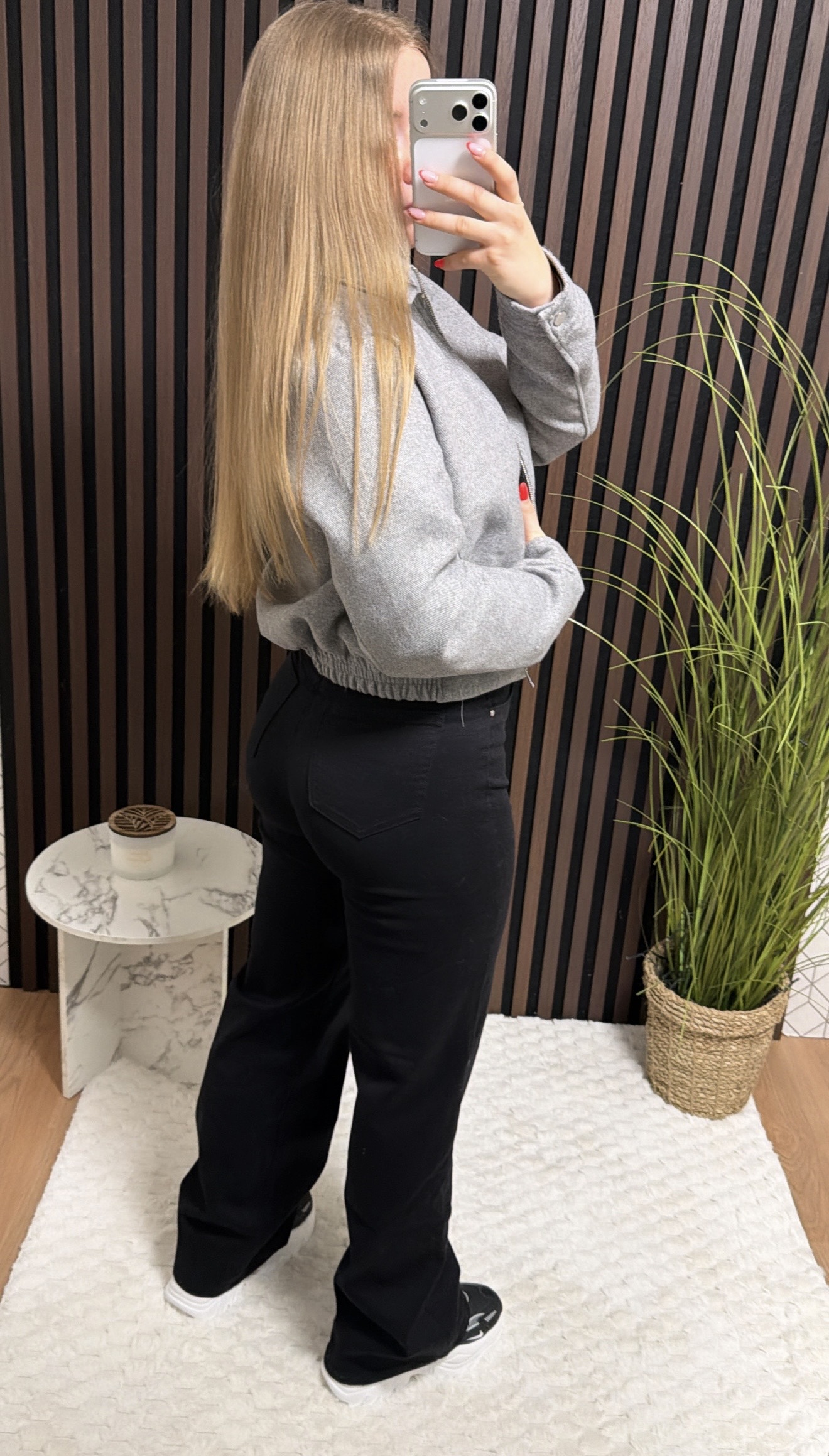 Elegance juodi džinsai