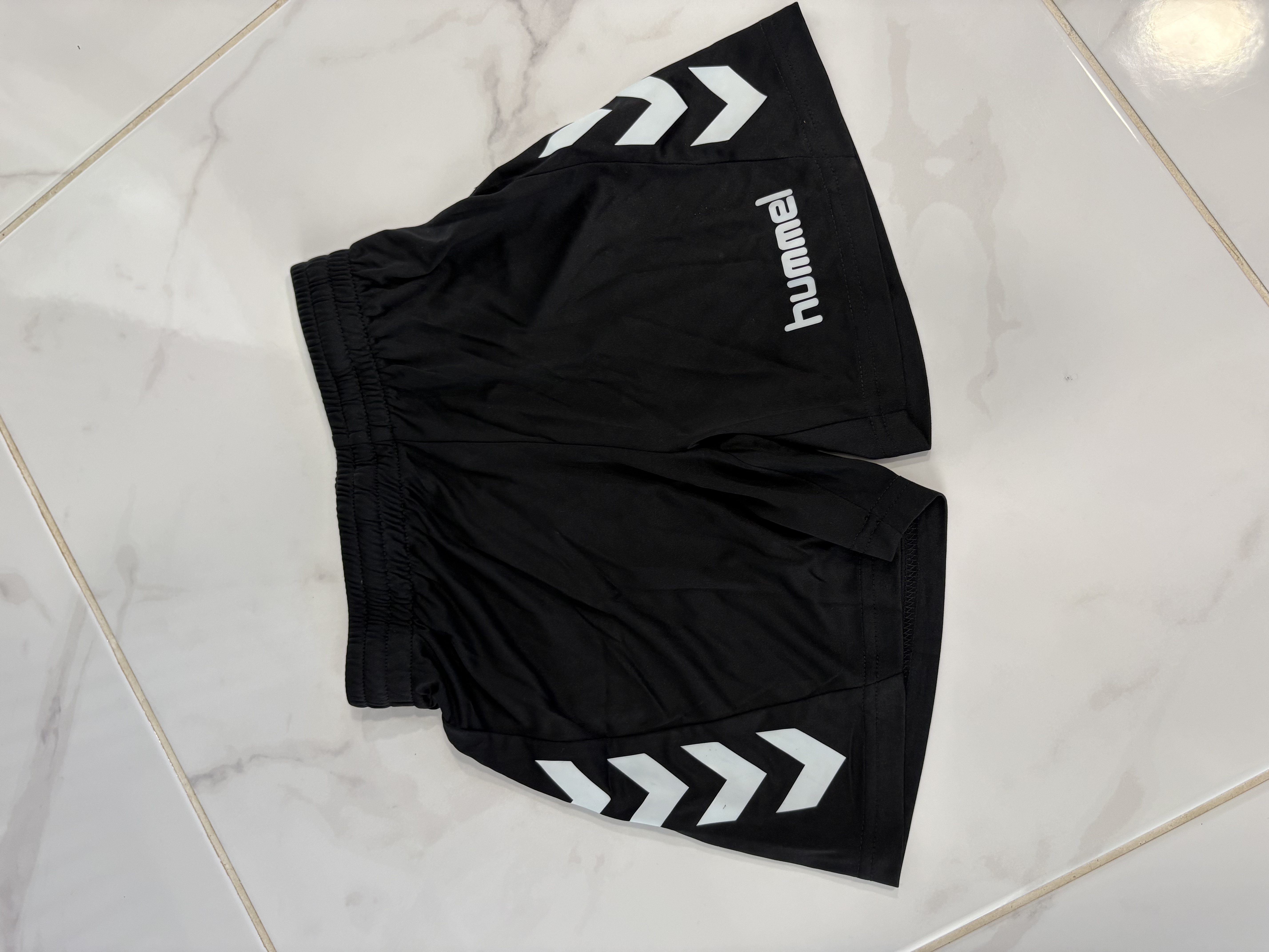 Hummel komplektukas juodas (128 dydis)