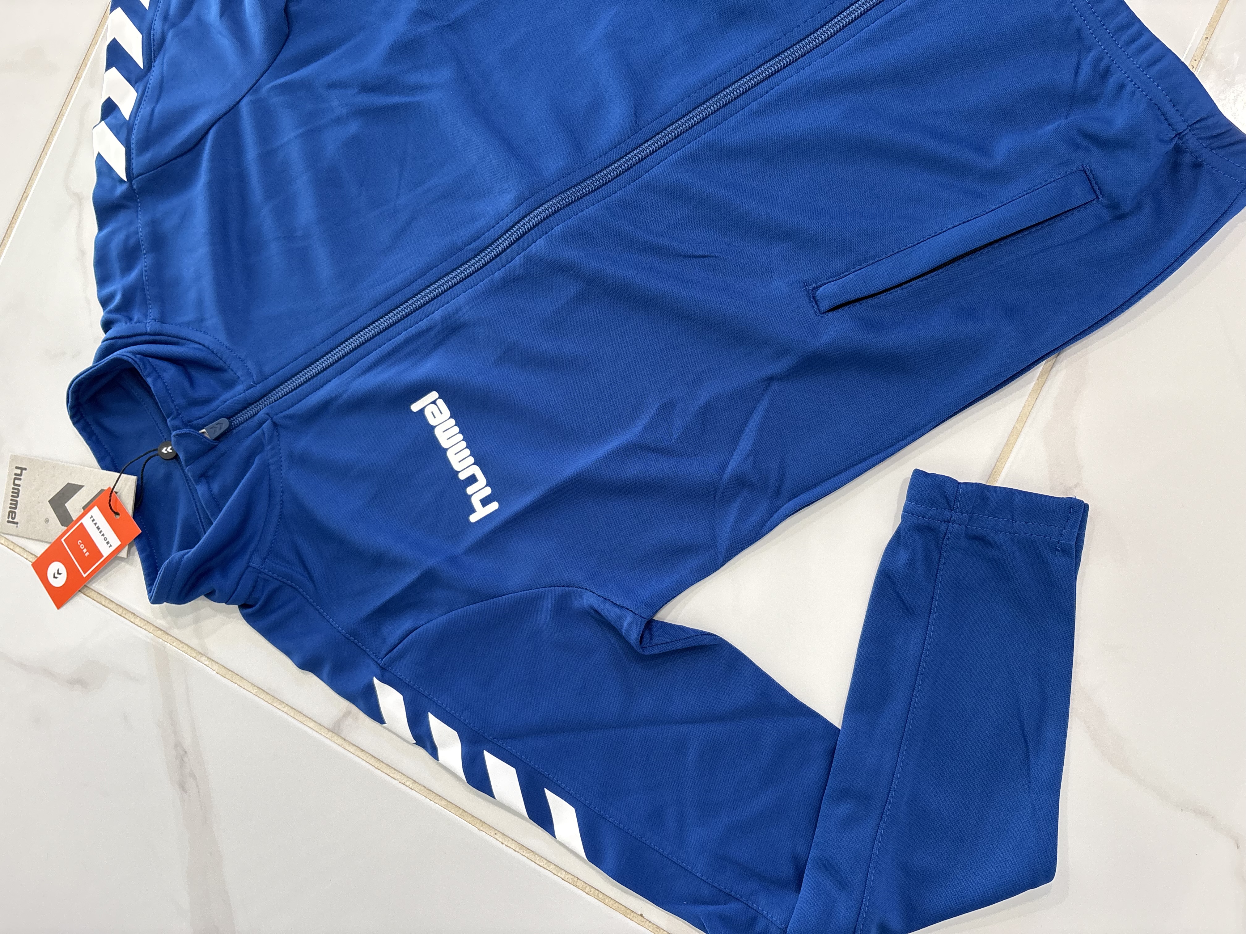 Hummel megztinis su užtrauktuku (152 dydis)