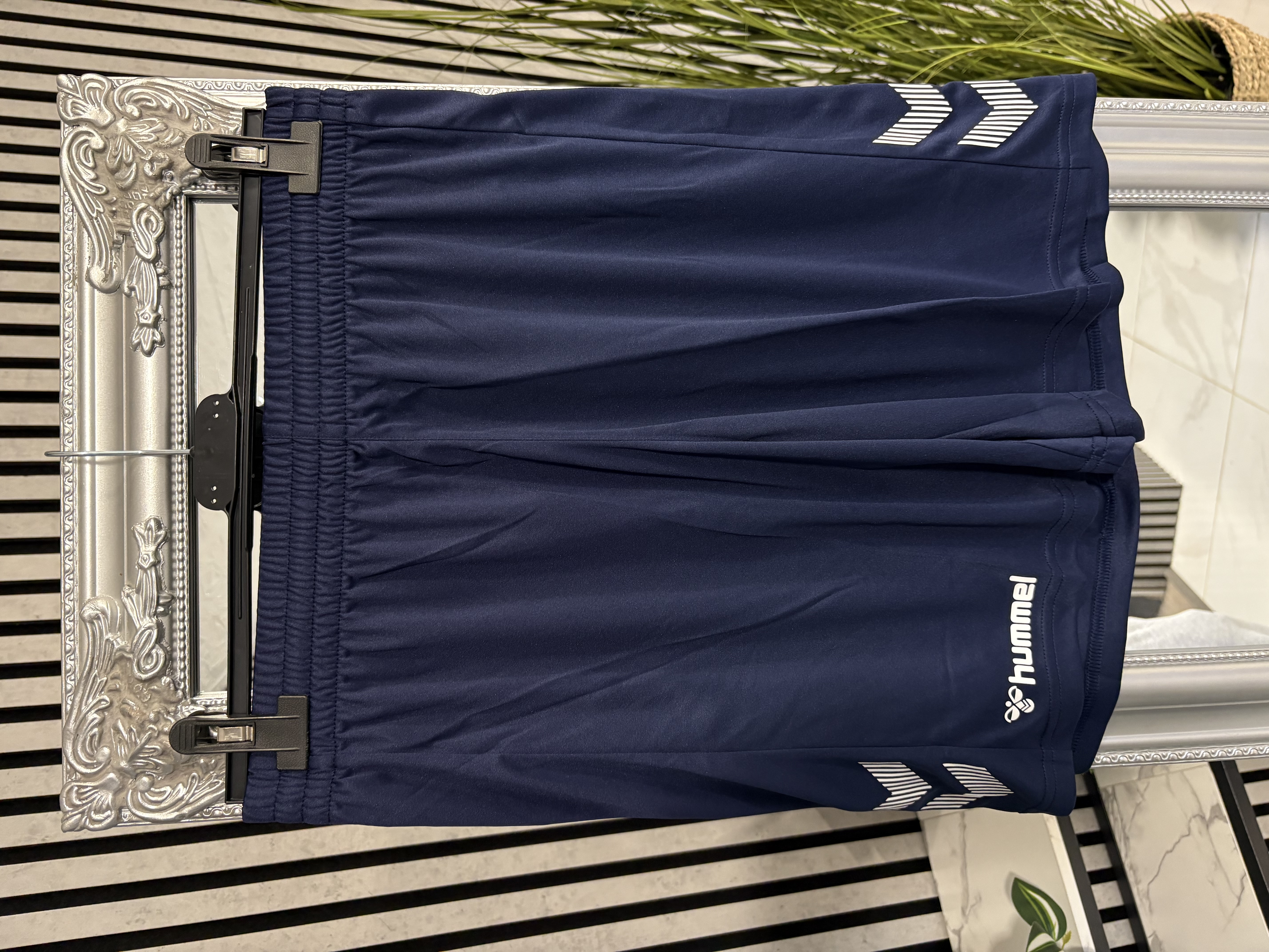 Hummel šortai M dydis
