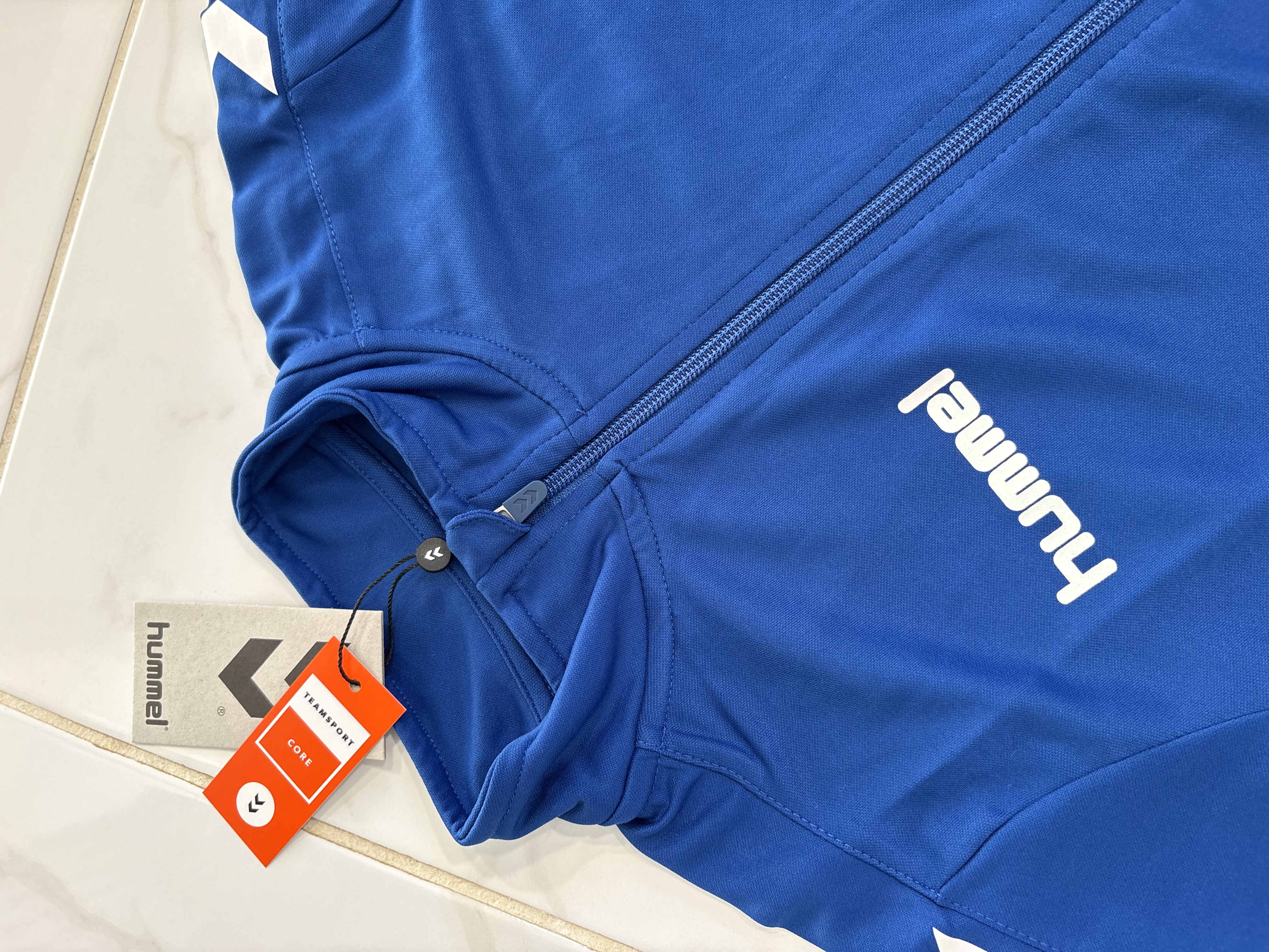 Hummel megztinis su užtrauktuku (152 dydis)