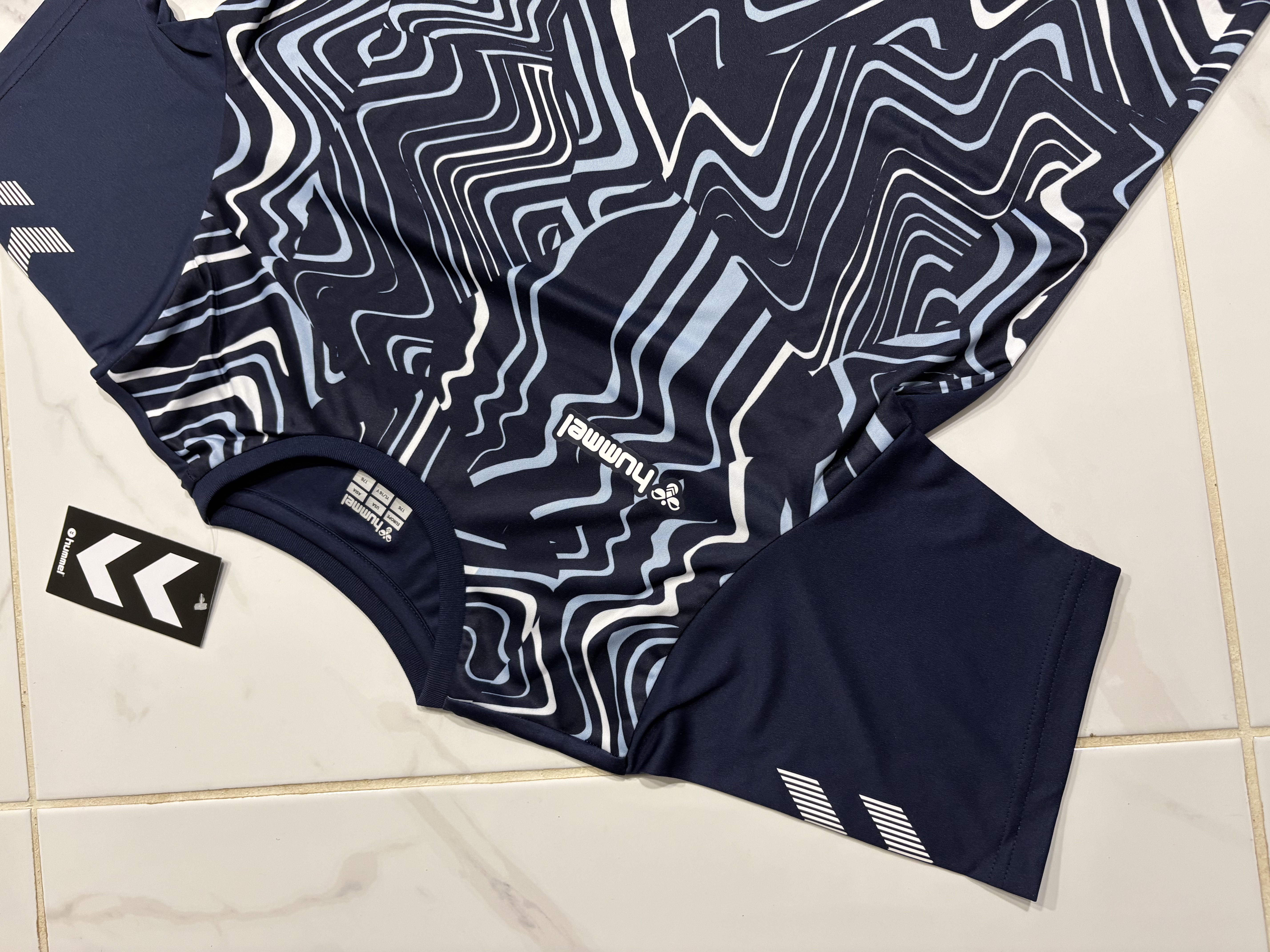 Hummel marškinėliai tamsiai mėlyni (176 dydis)su