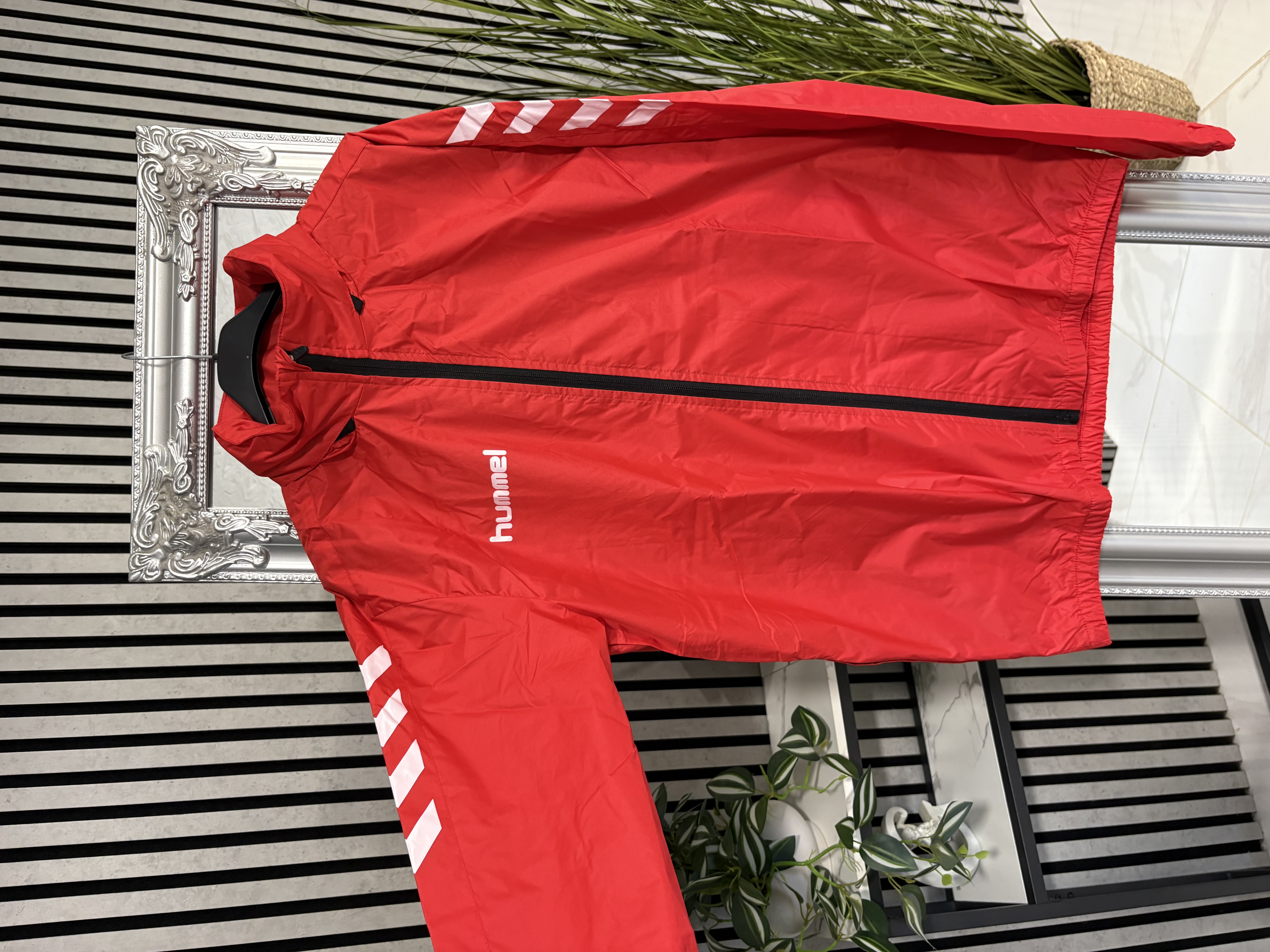 Hummel striukė M dydis