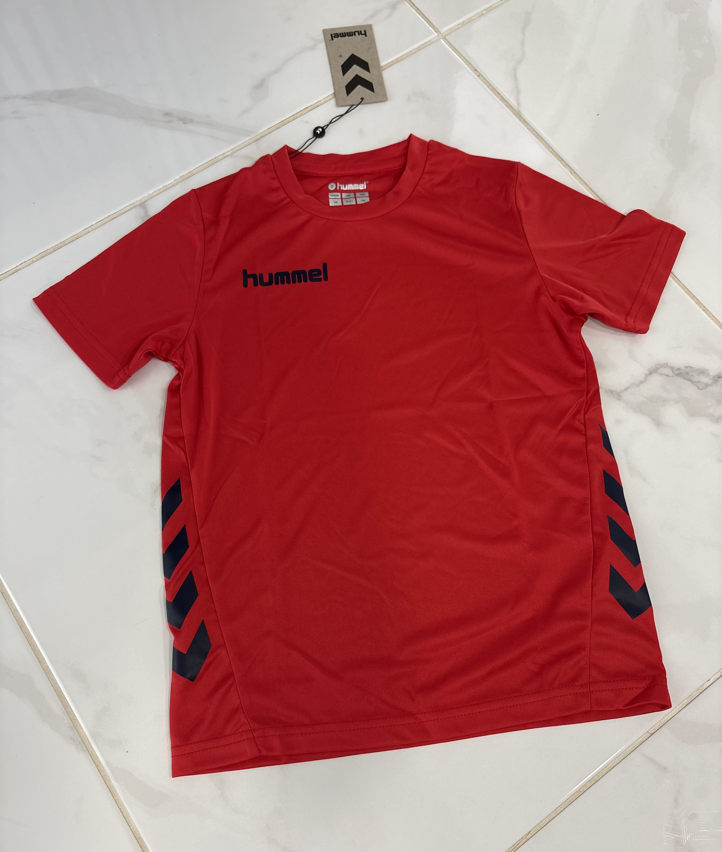 Hummel komplektukas (128 dydis)