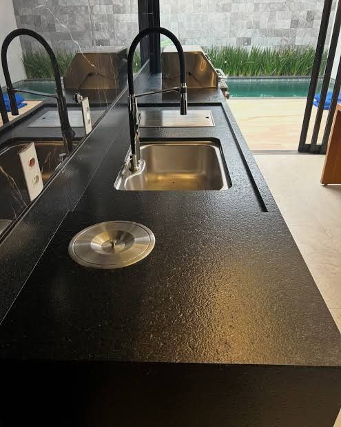 Granito Preto São Gabriel Escovado