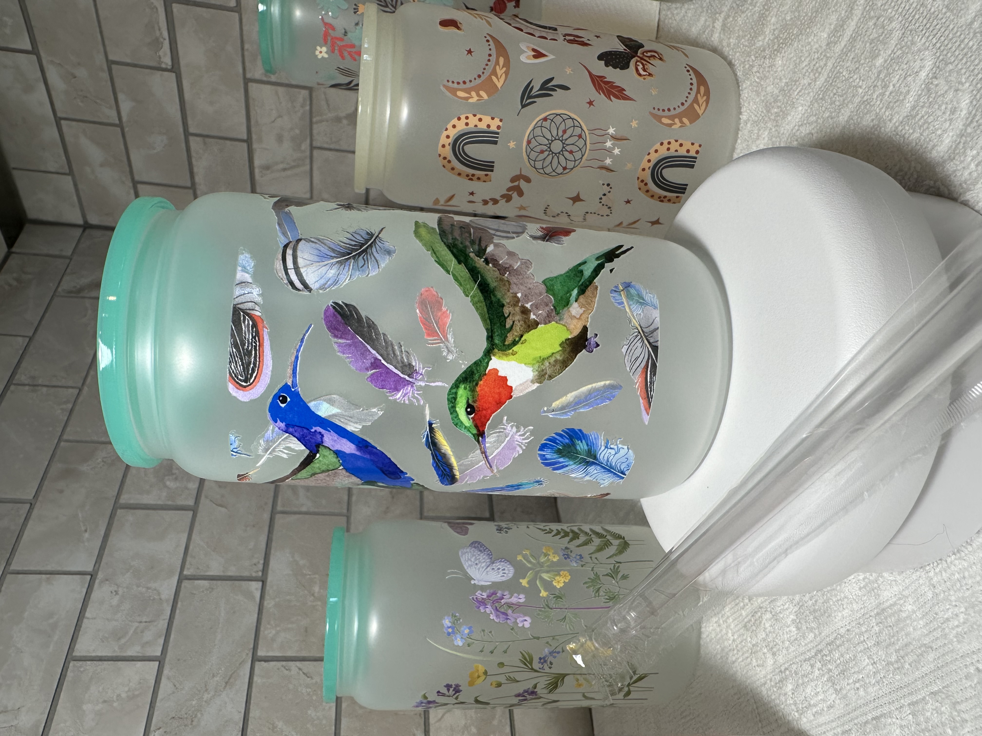 Vaso decorativo con colibríes