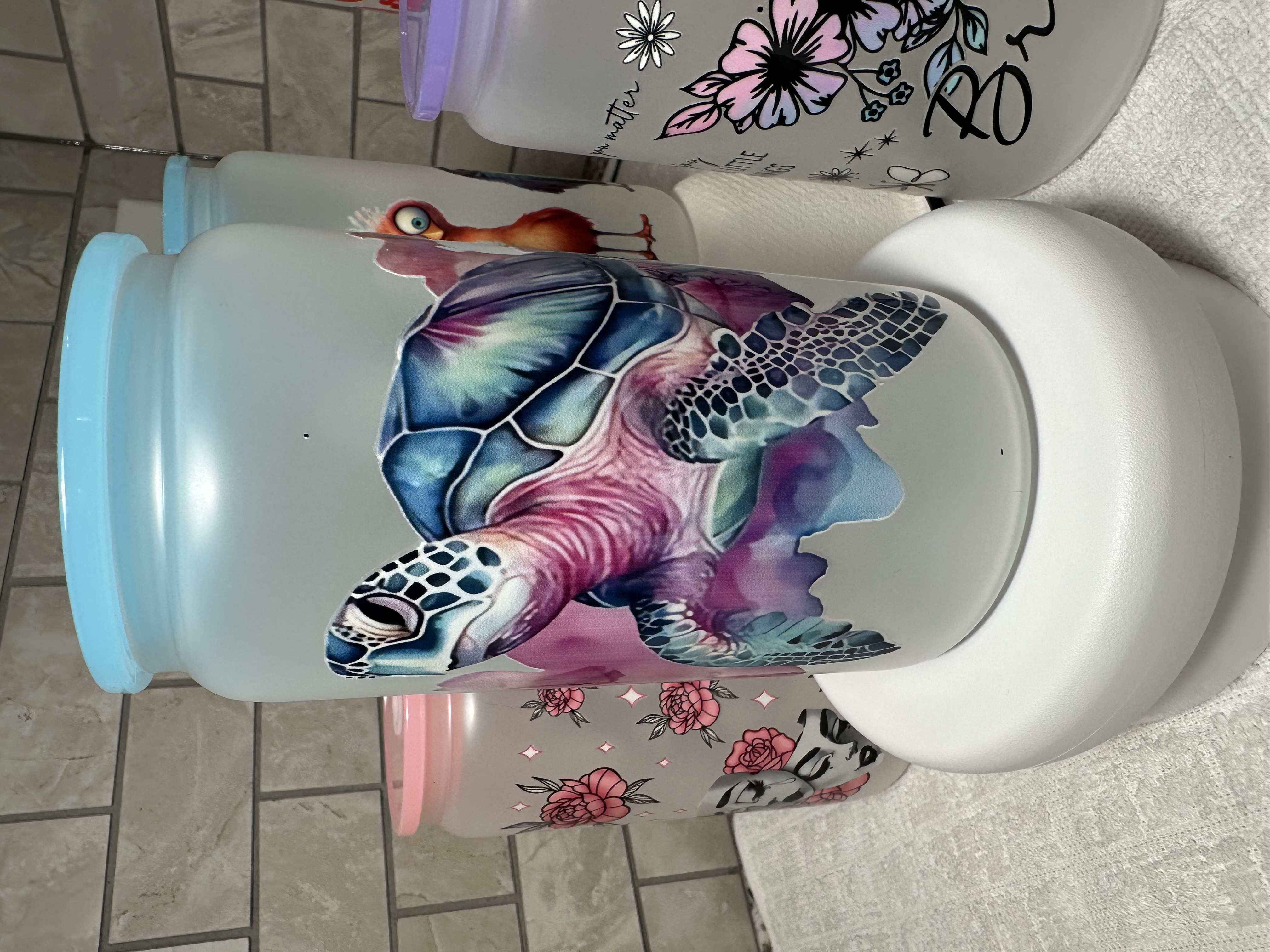 Vaso decorativa con tortuga marina