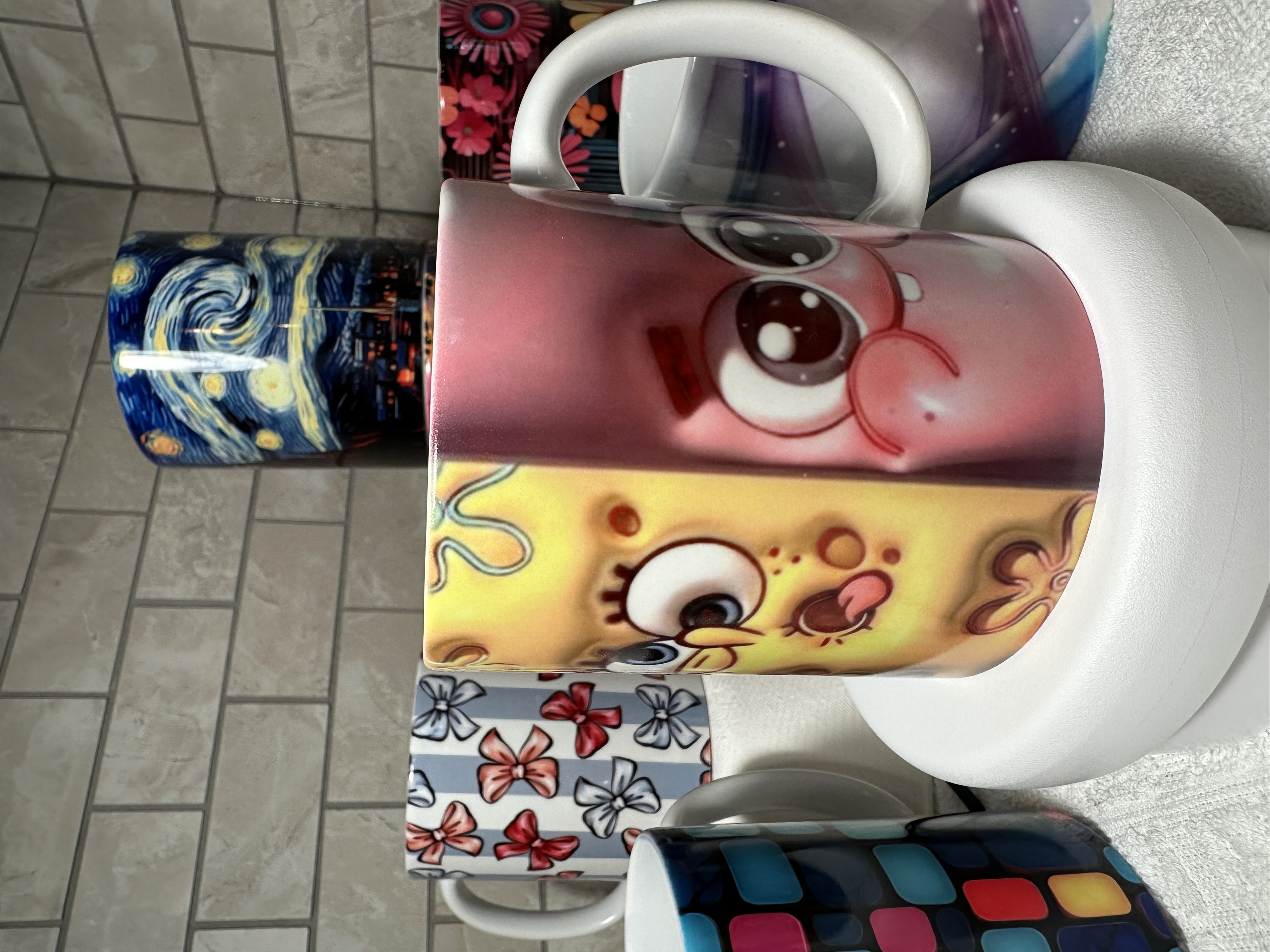 Taza con diseño animado bob esponja 