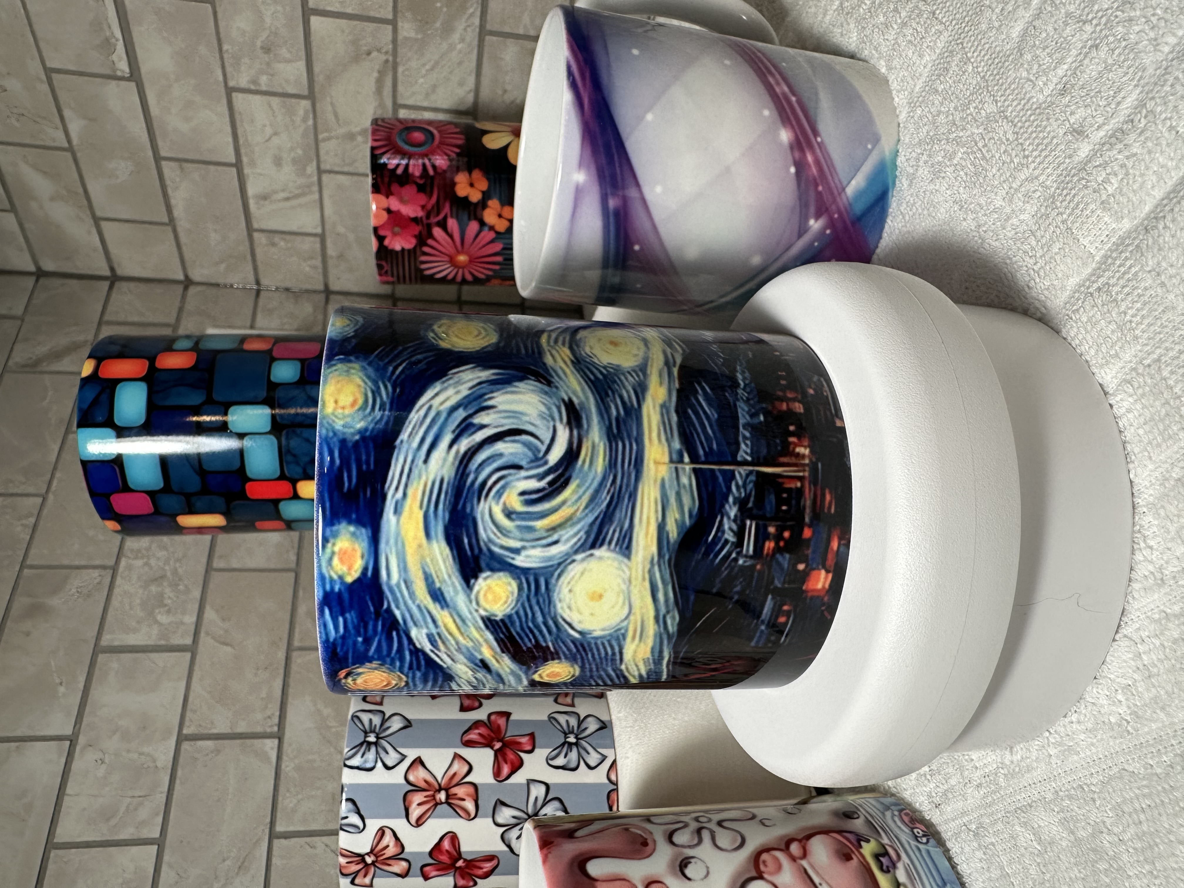 Taza con diseño de La noche estrellada