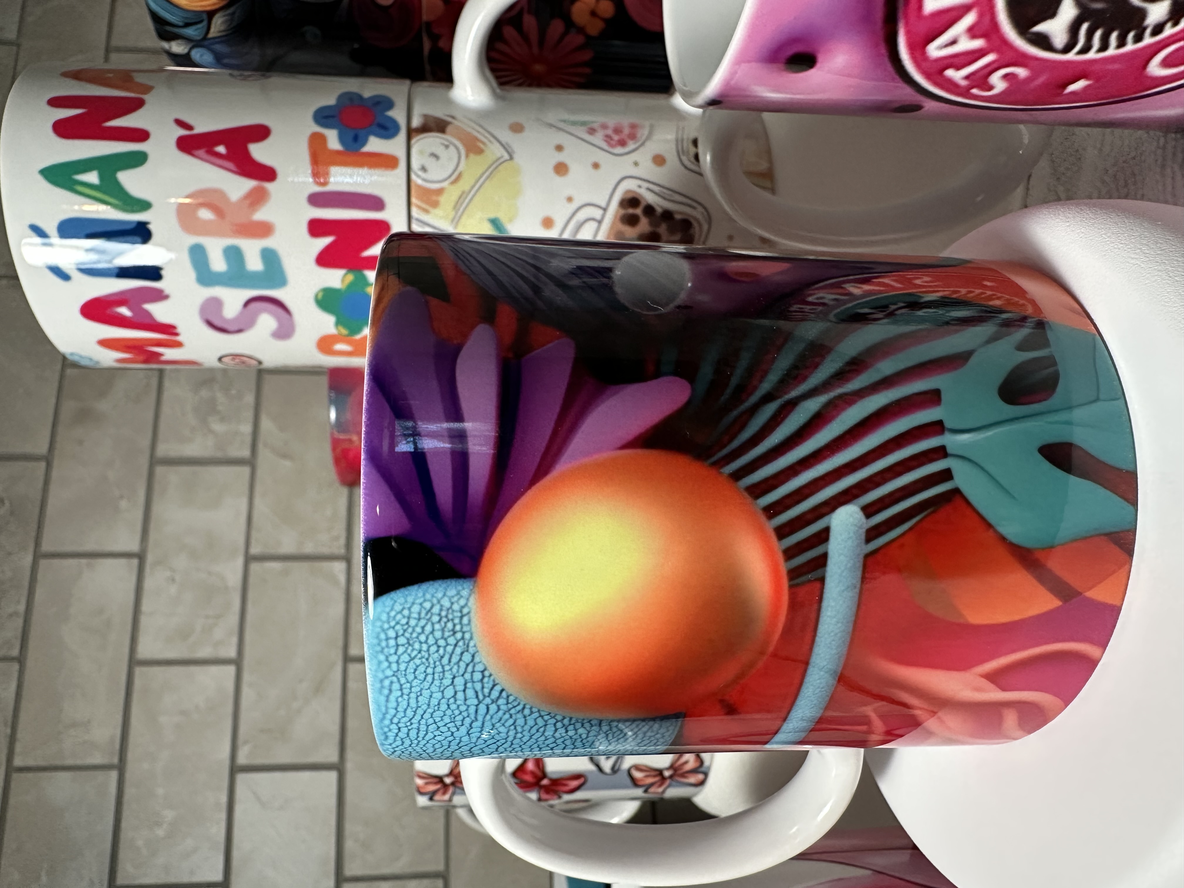 Taza artística de diseño abstracto