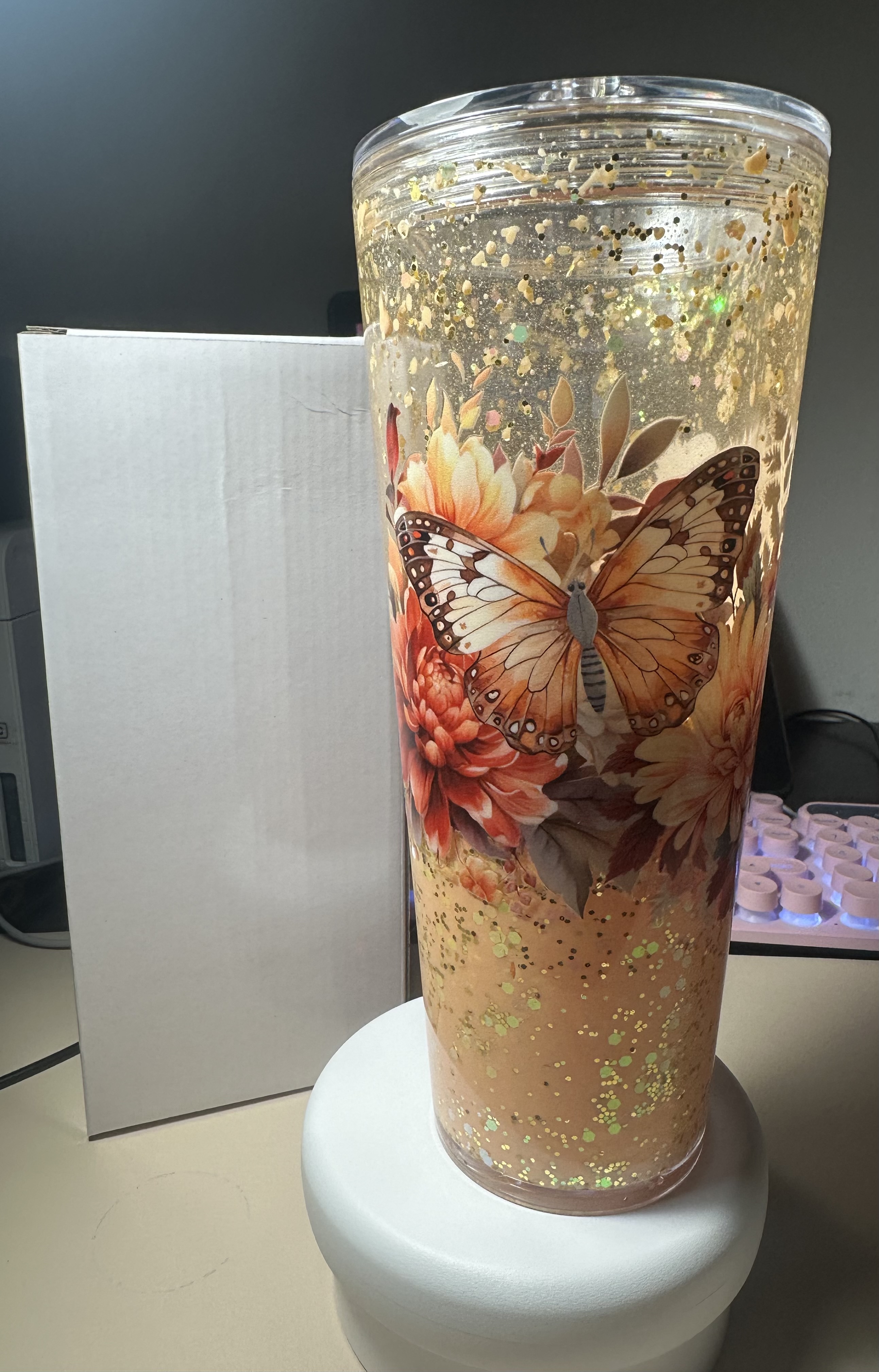 Vaso doble pared en  diseño de mariposa