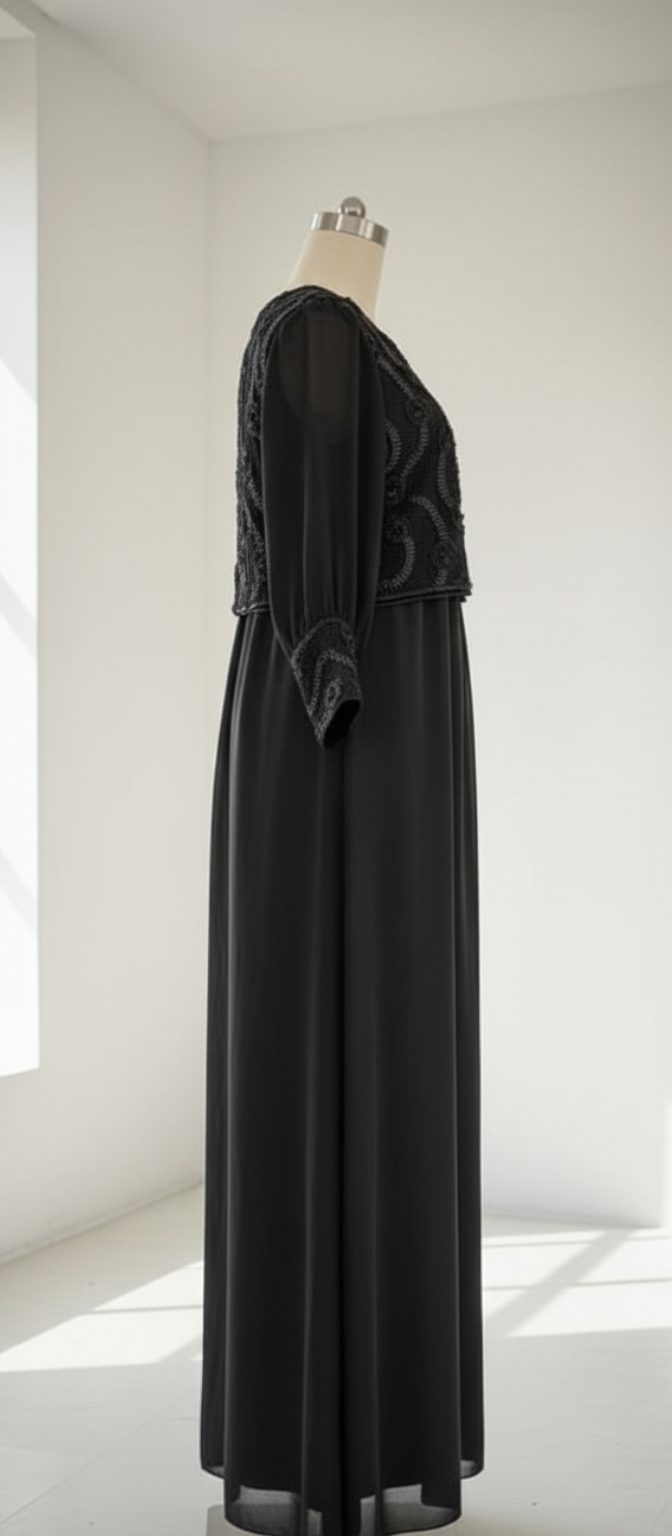 فستان الأسود الفاخر بصدر مطرز