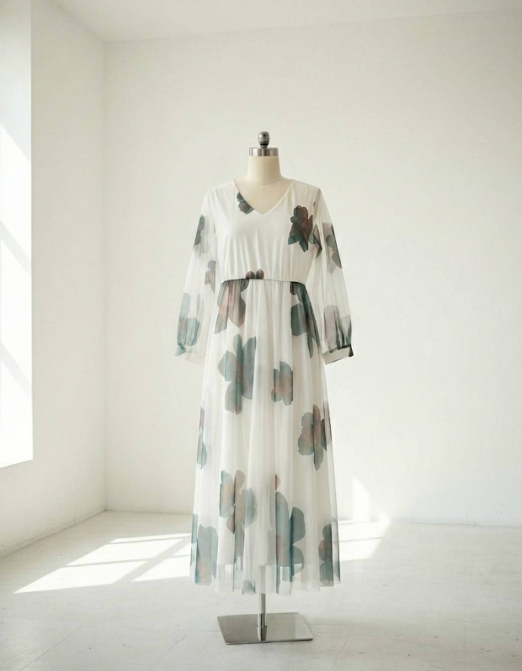 Yumuşak Katmanlı Beyaz Tül Elbise