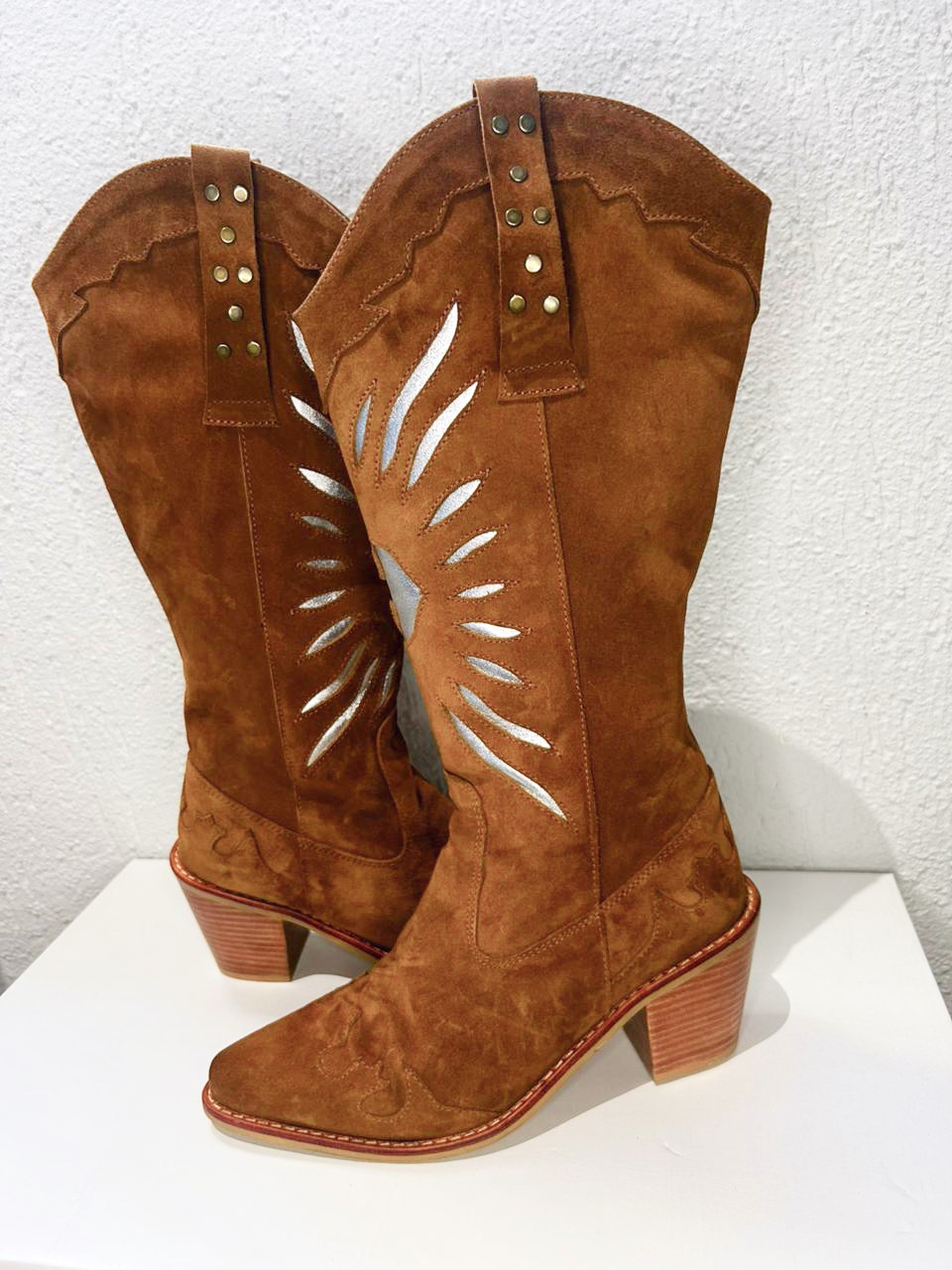 Botas vaqueras de gamuza