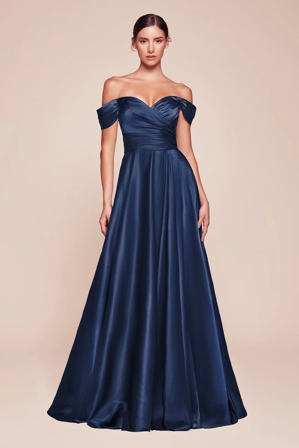 Vestido de gala azul marino