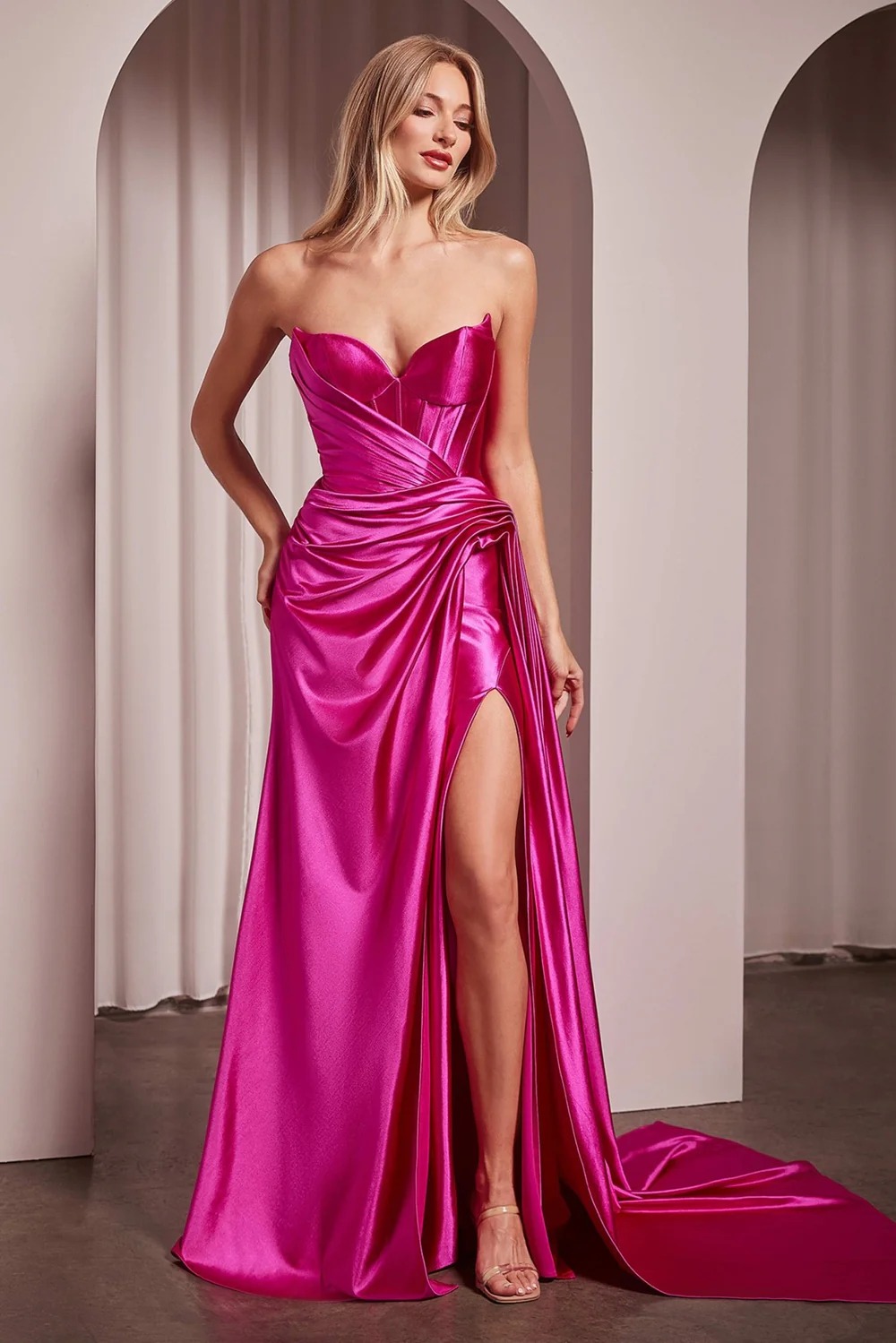Vestido de noche satinado rosa fucsia