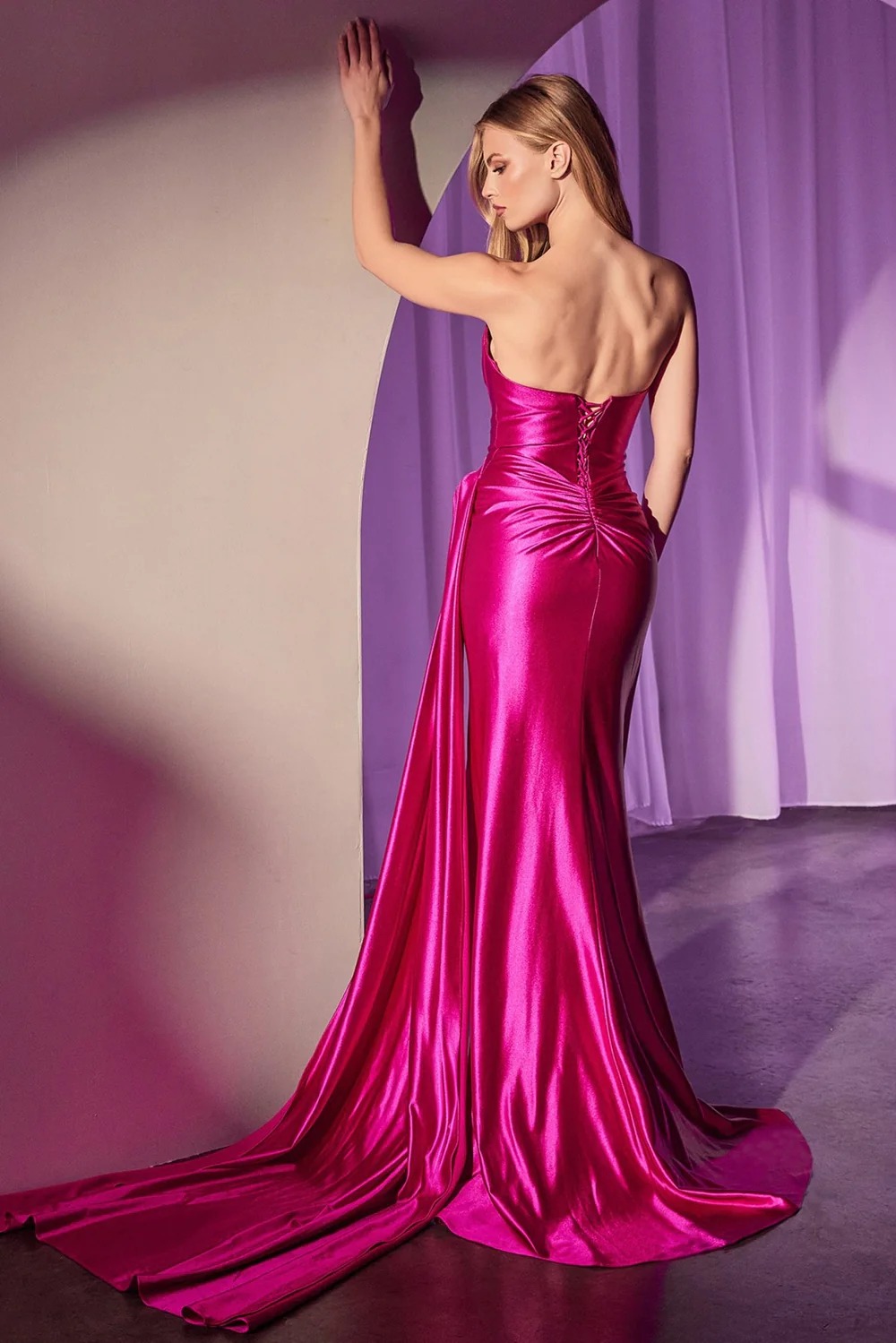 Vestido de noche satinado rosa fucsia