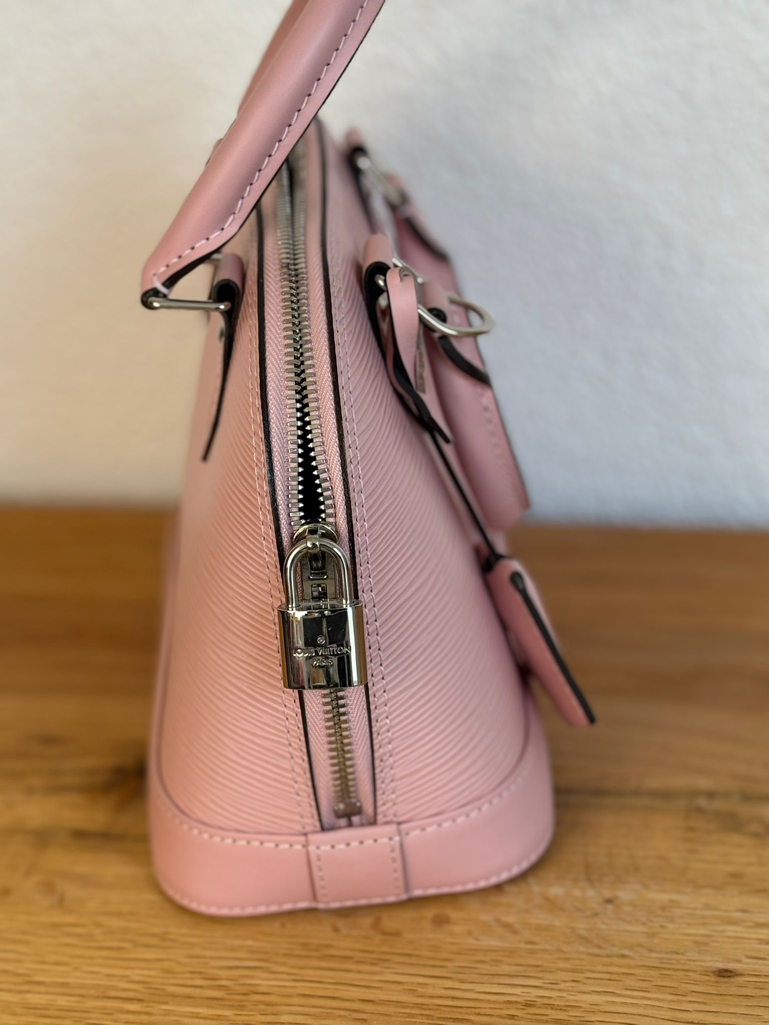 Louis Vuitton Alma BB Rose Ballerine 