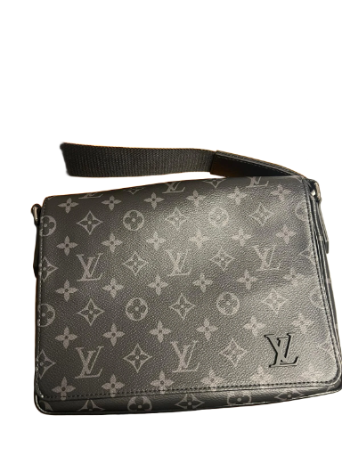 Louis Vuitton District PM Messenger