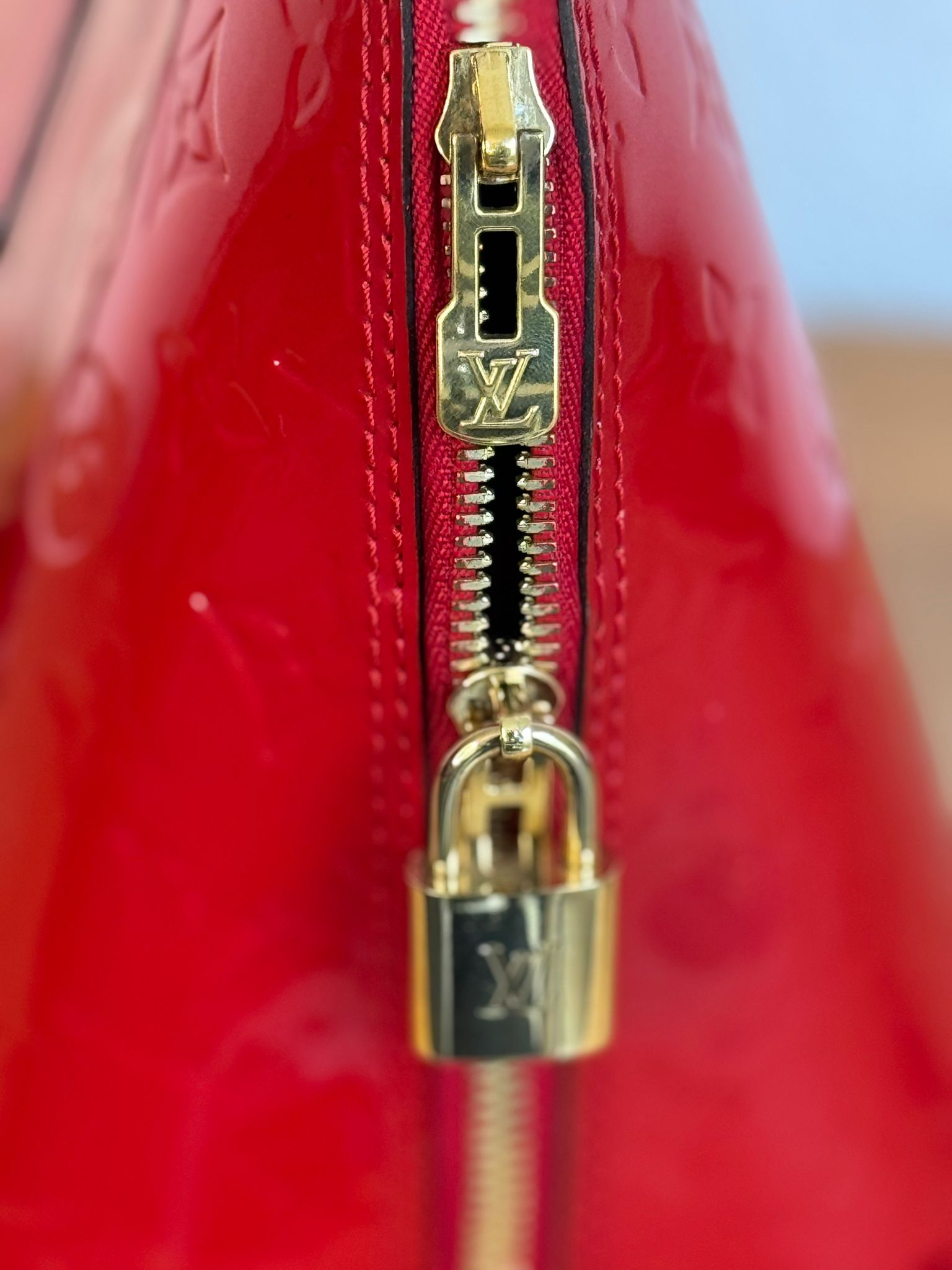 Louis Vuitton Alma PM MV CERISE / RED
