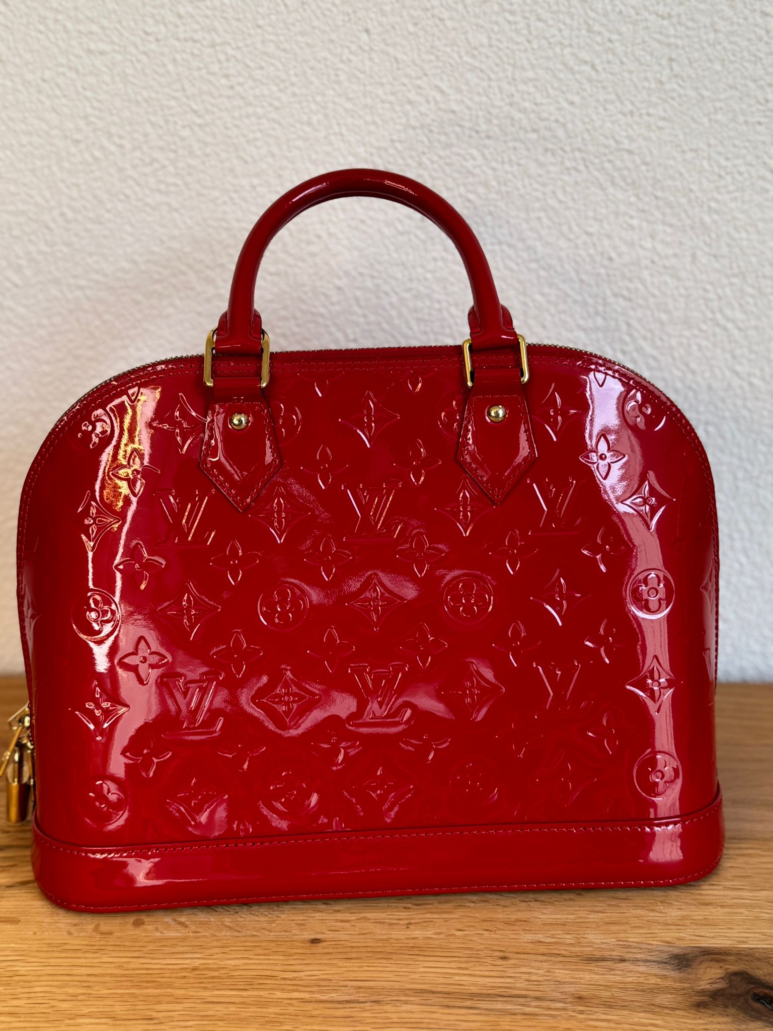 Louis Vuitton Alma PM MV CERISE / RED