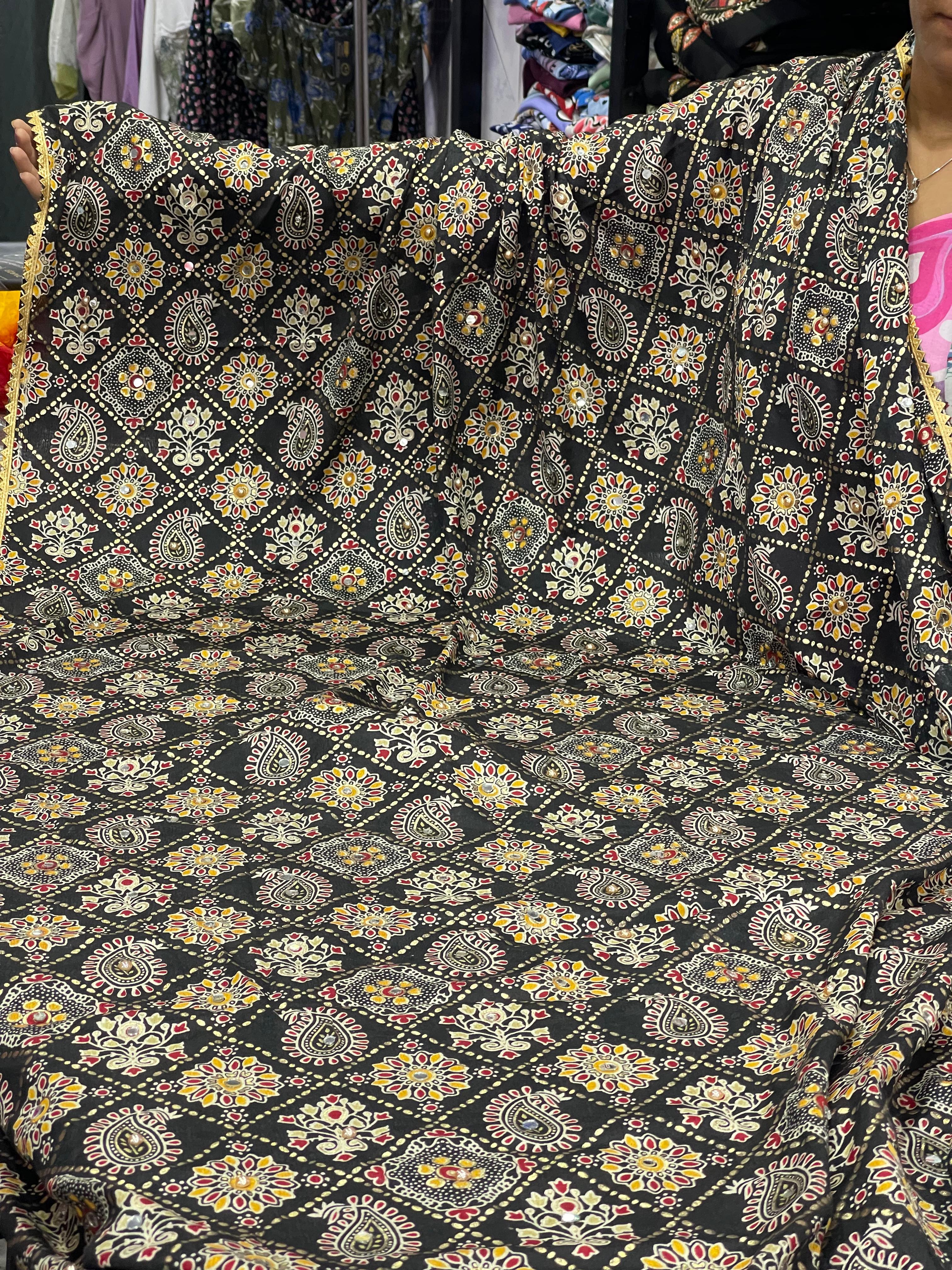 AC005 | Handcrafted Black Fabri | Duppatta 