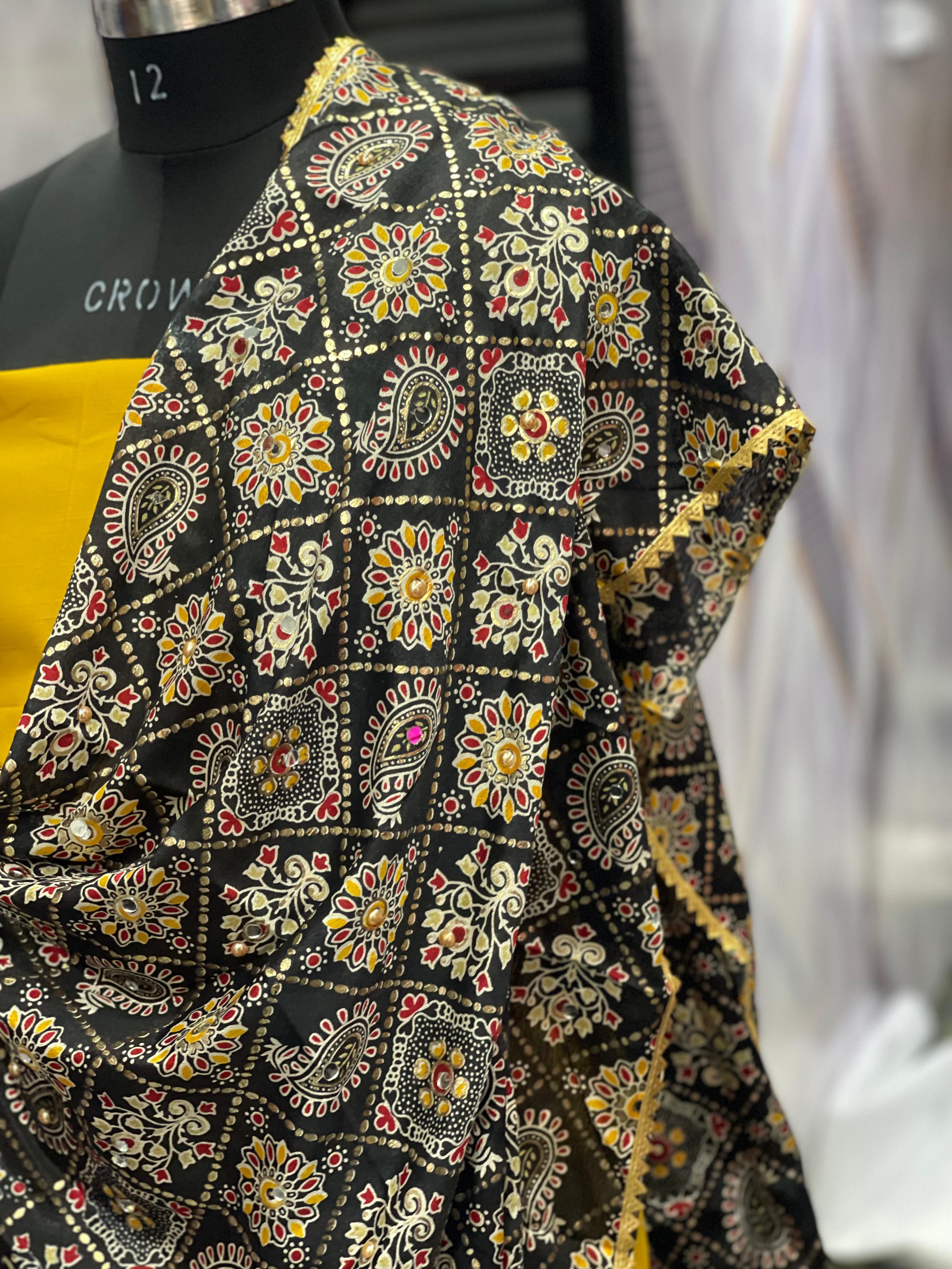 AC005 | Handcrafted Black Fabri | Duppatta 