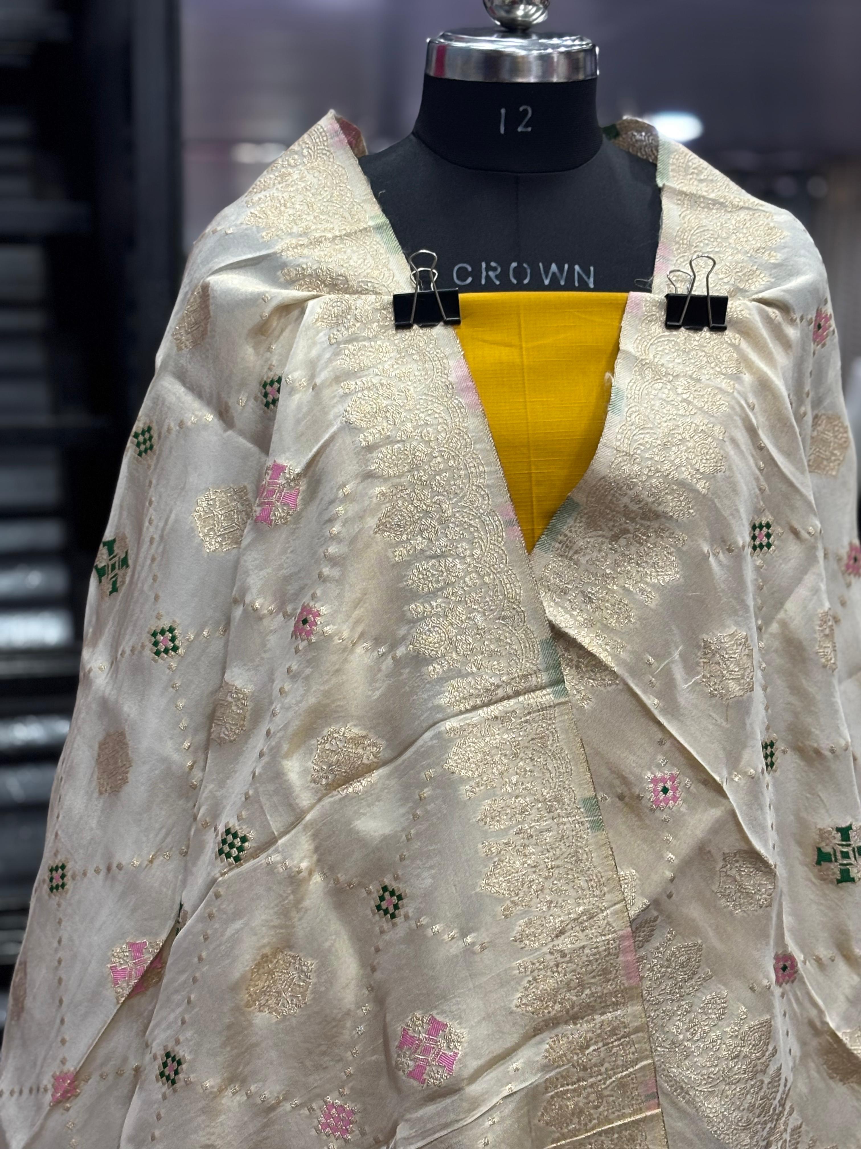  AC034 | Luxurious cream shawl || Elegant Embroidered Shawl