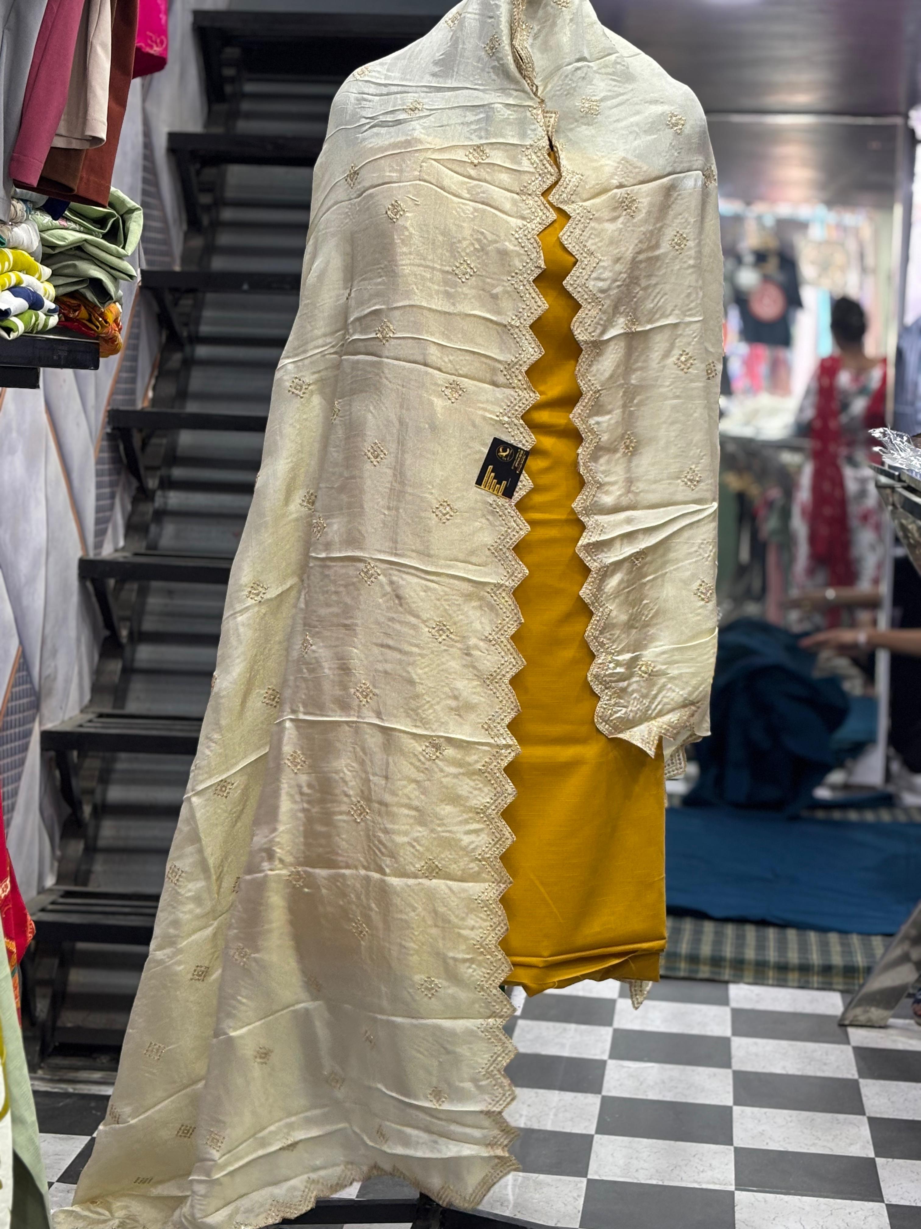  AC028 | Elegant Cream Embroidered Duppatta