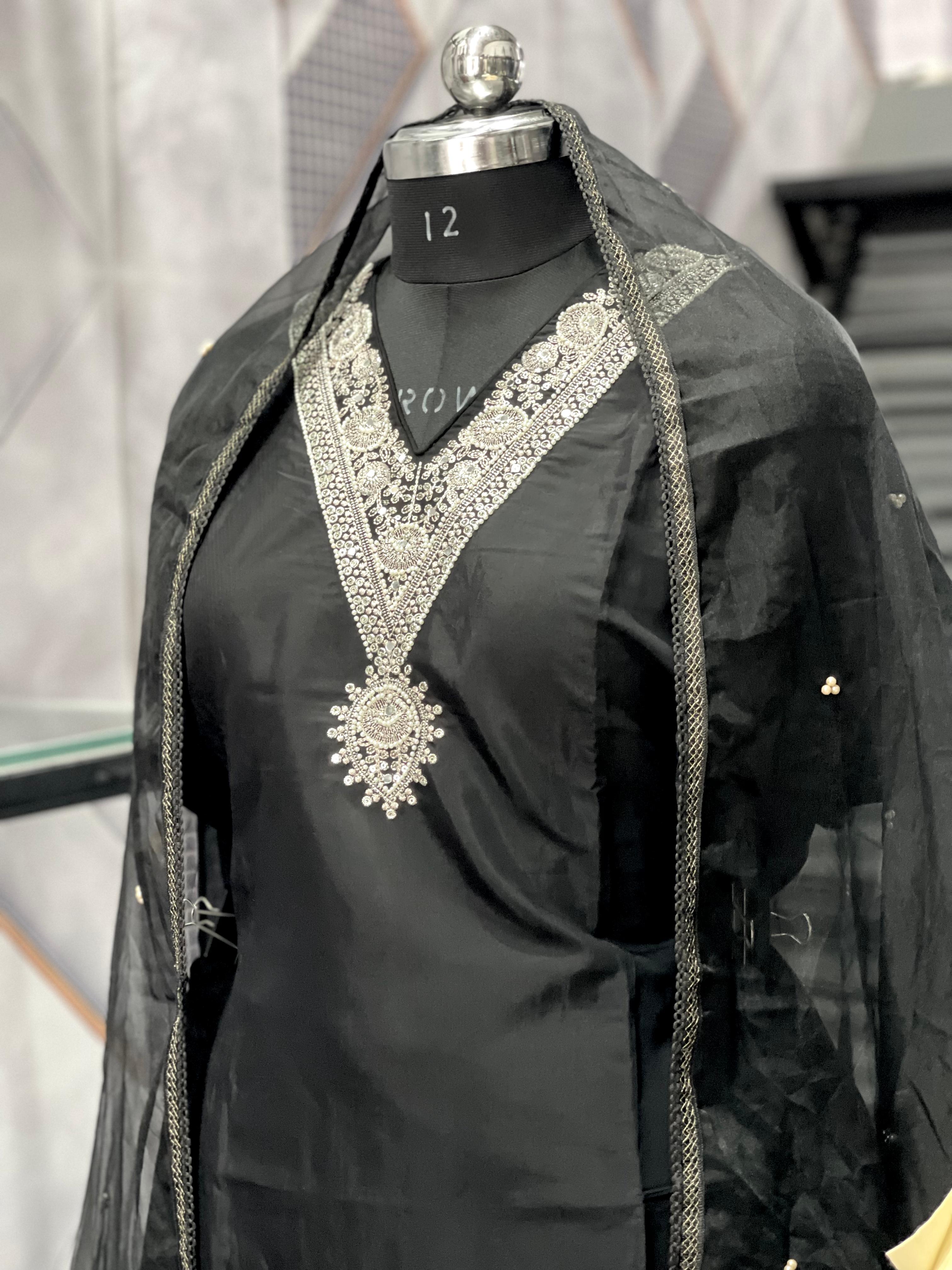 AC072 | Black Suit || Perty Wear Suit || Daily Bases || Elegant Black Embroidered Dupatt