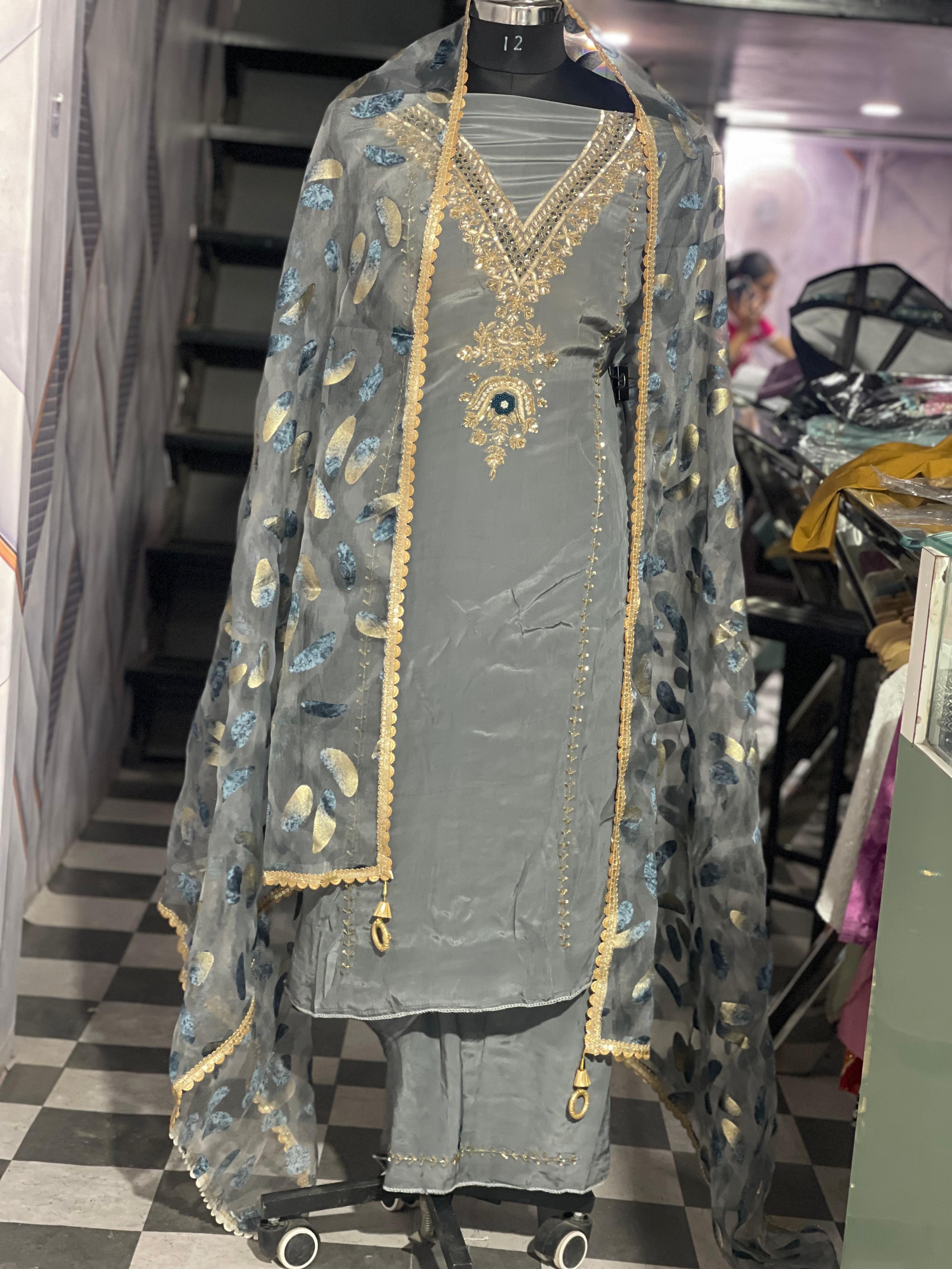  AC122 | Grey Suit || Hand Work || Orgiinza Duppatta || Creape Suit || Pada Silk