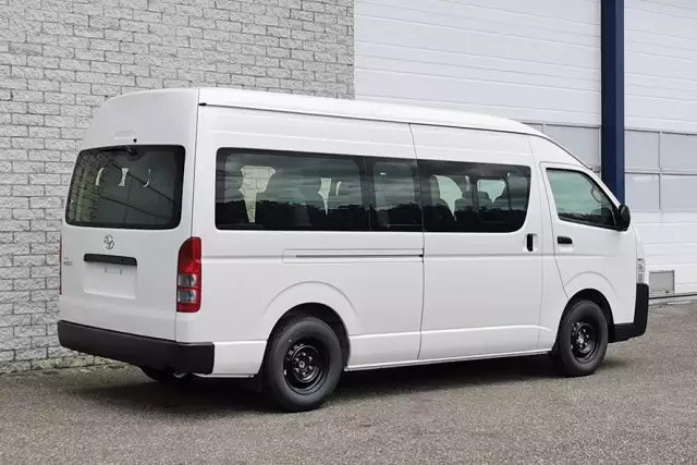 Minibus blanc