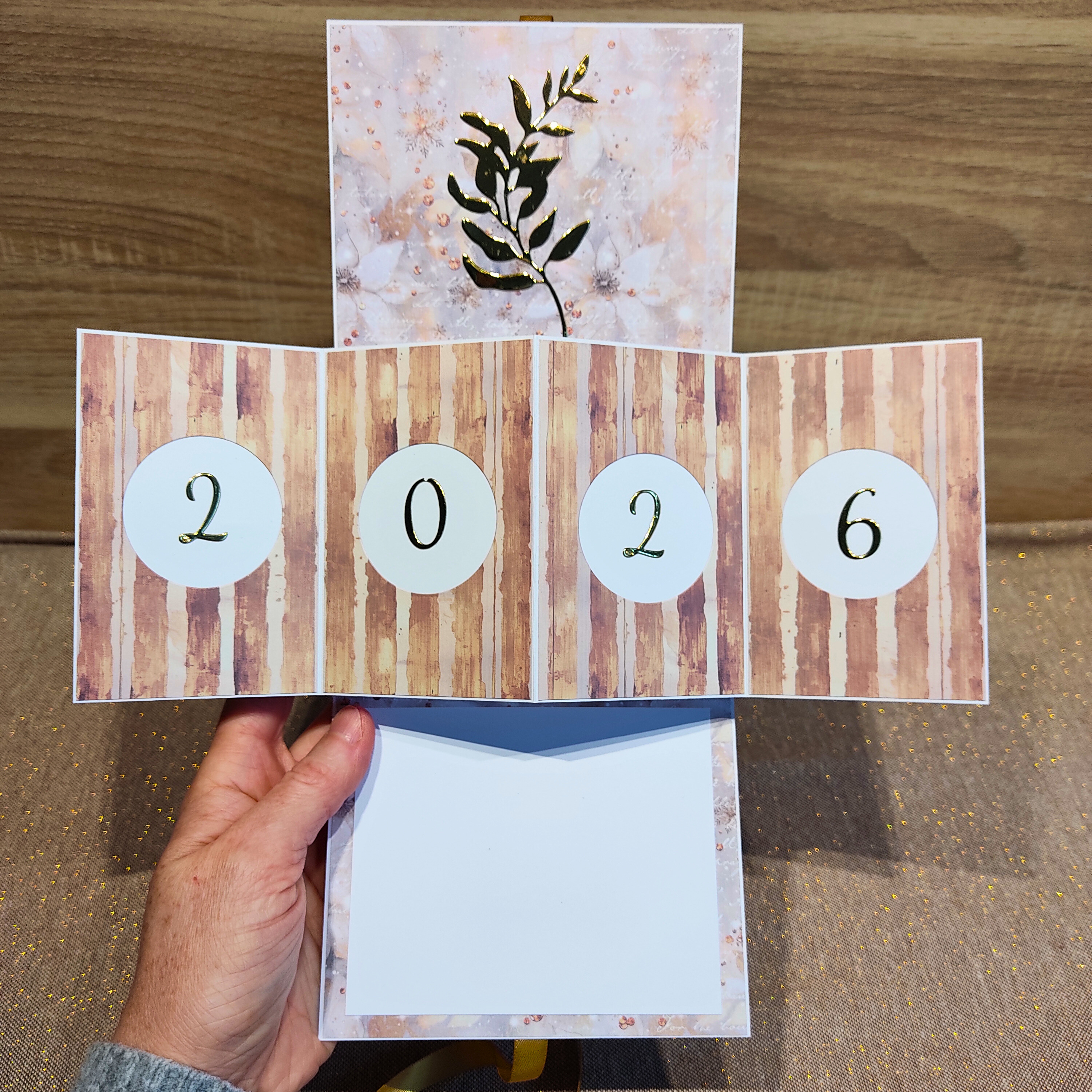 Atelier Scrapbooking du 3 Janvier 2026 - Réalisation d'une carte de voeux pop-up originale "Twist"