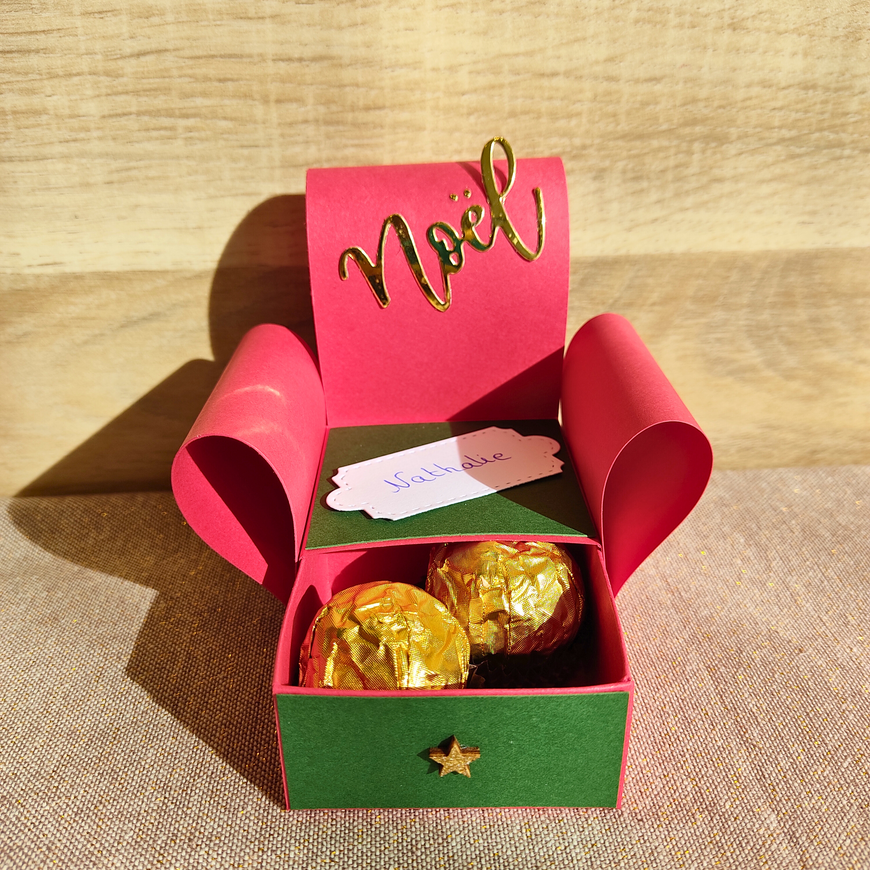 Marque-places nominatifs "Fauteuil du Père Noël" - Cadeaux de table invités