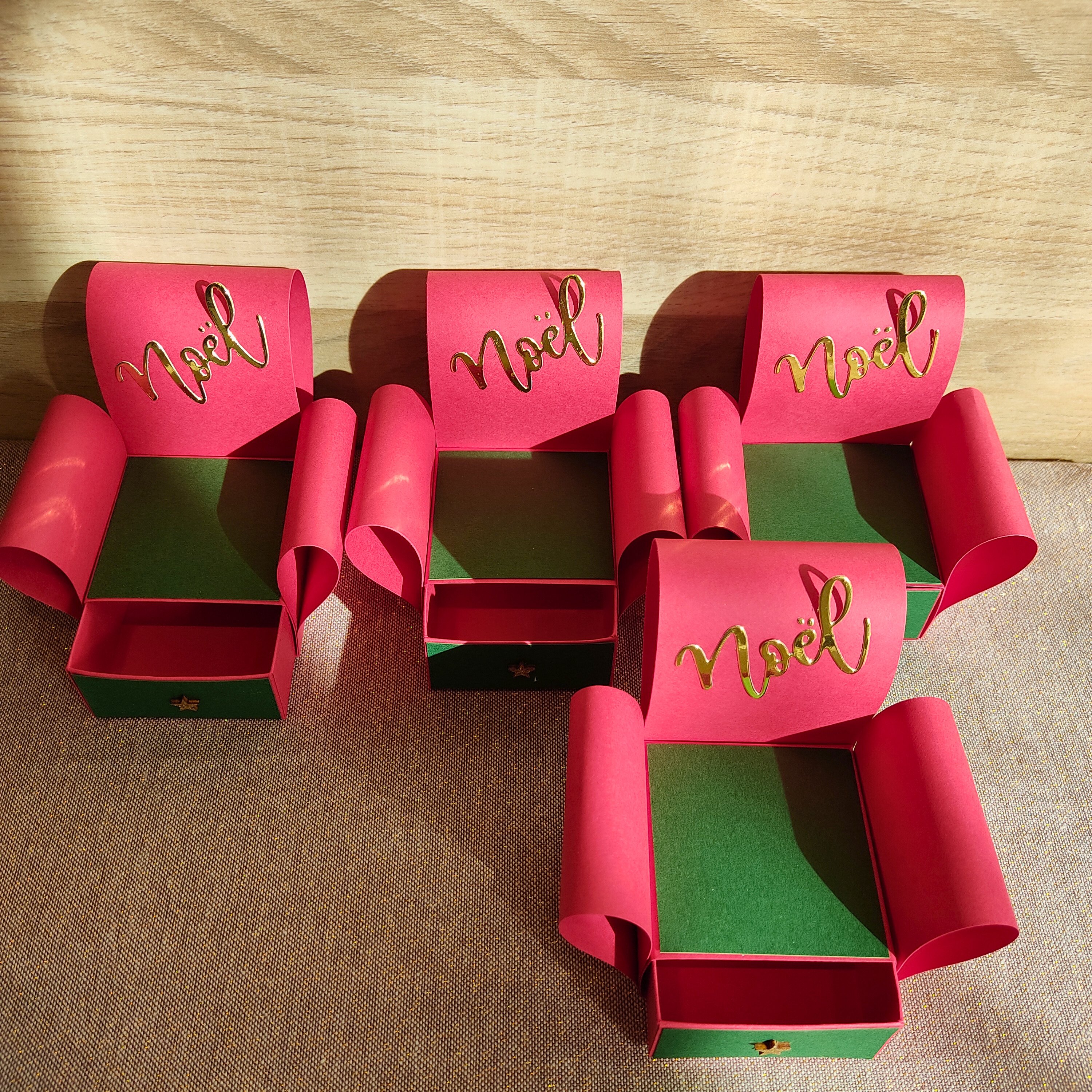 Marque-places nominatifs "Fauteuil du Père Noël" - Cadeaux de table invités