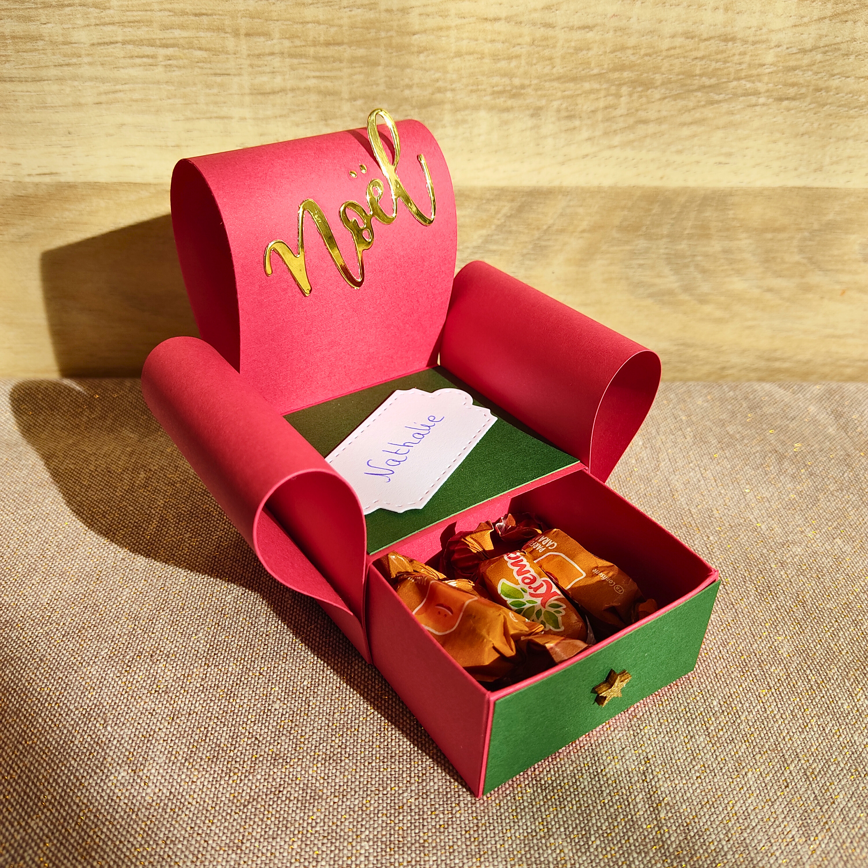 Marque-places nominatifs "Fauteuil du Père Noël" - Cadeaux de table invités