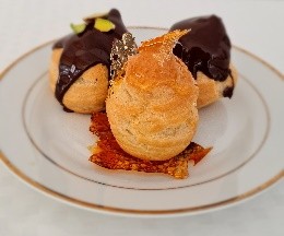 Profiteroles mixtes à la crème