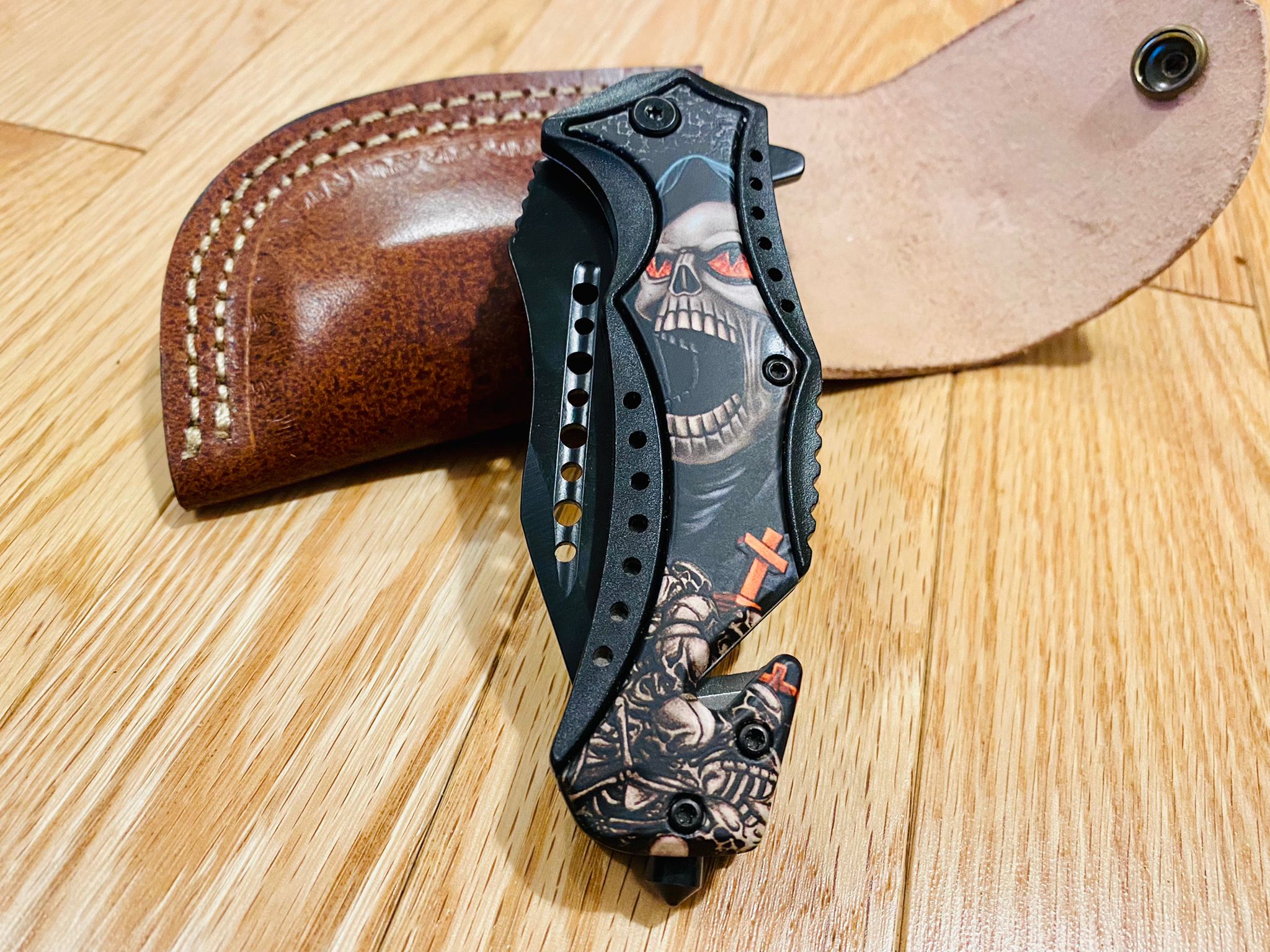 Folding Pocket Knife with Skull Design