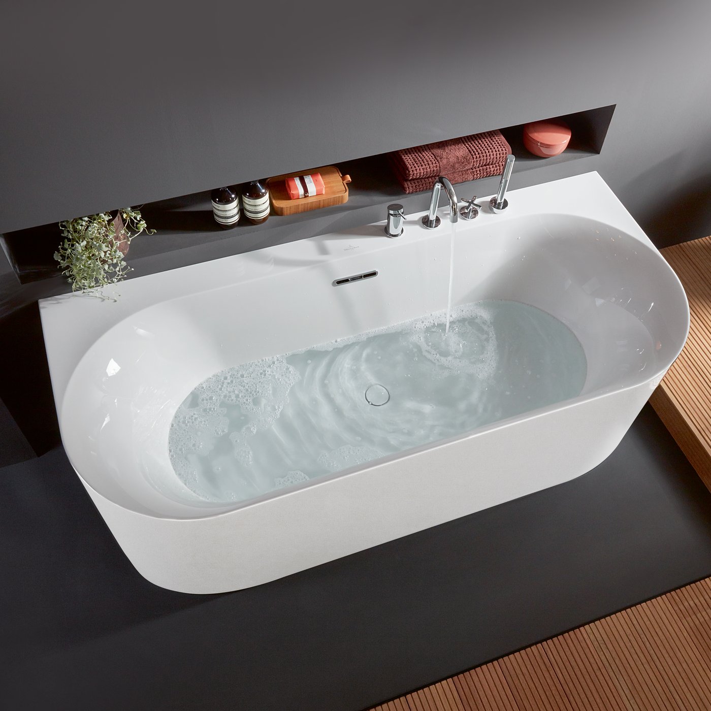 Baignoire semi-îlot 