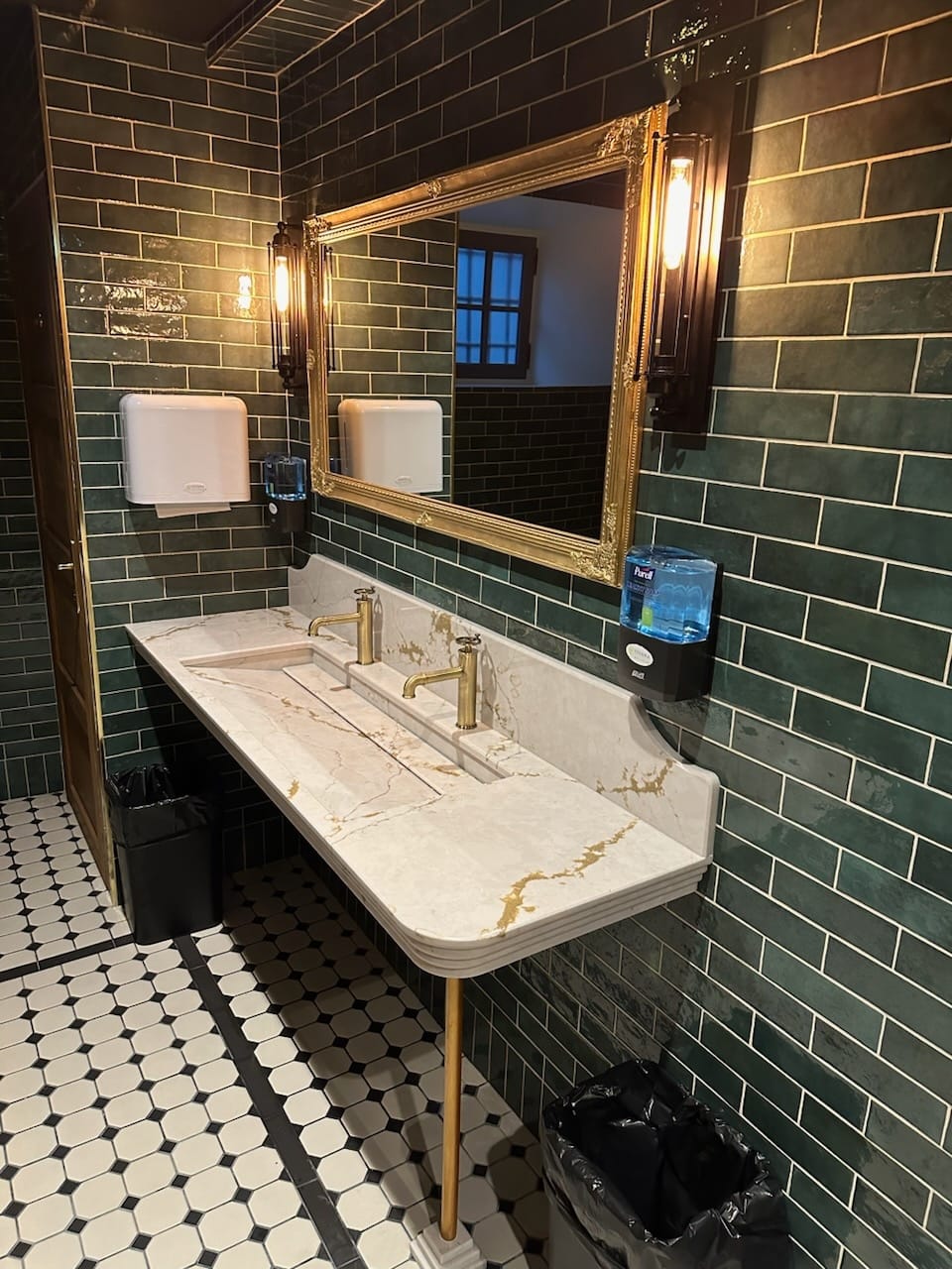 Lavabo minéral