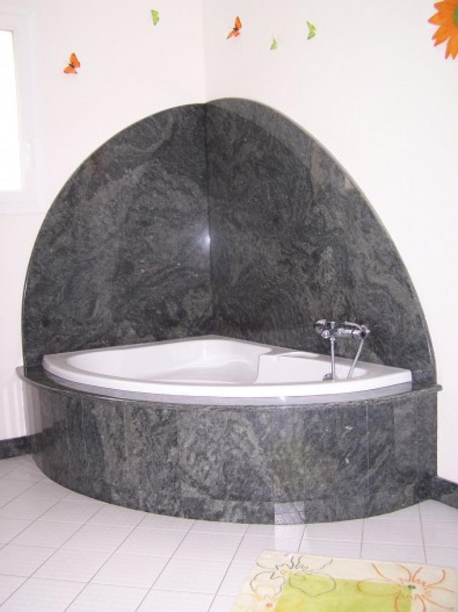 Habillage de baignoire minéral