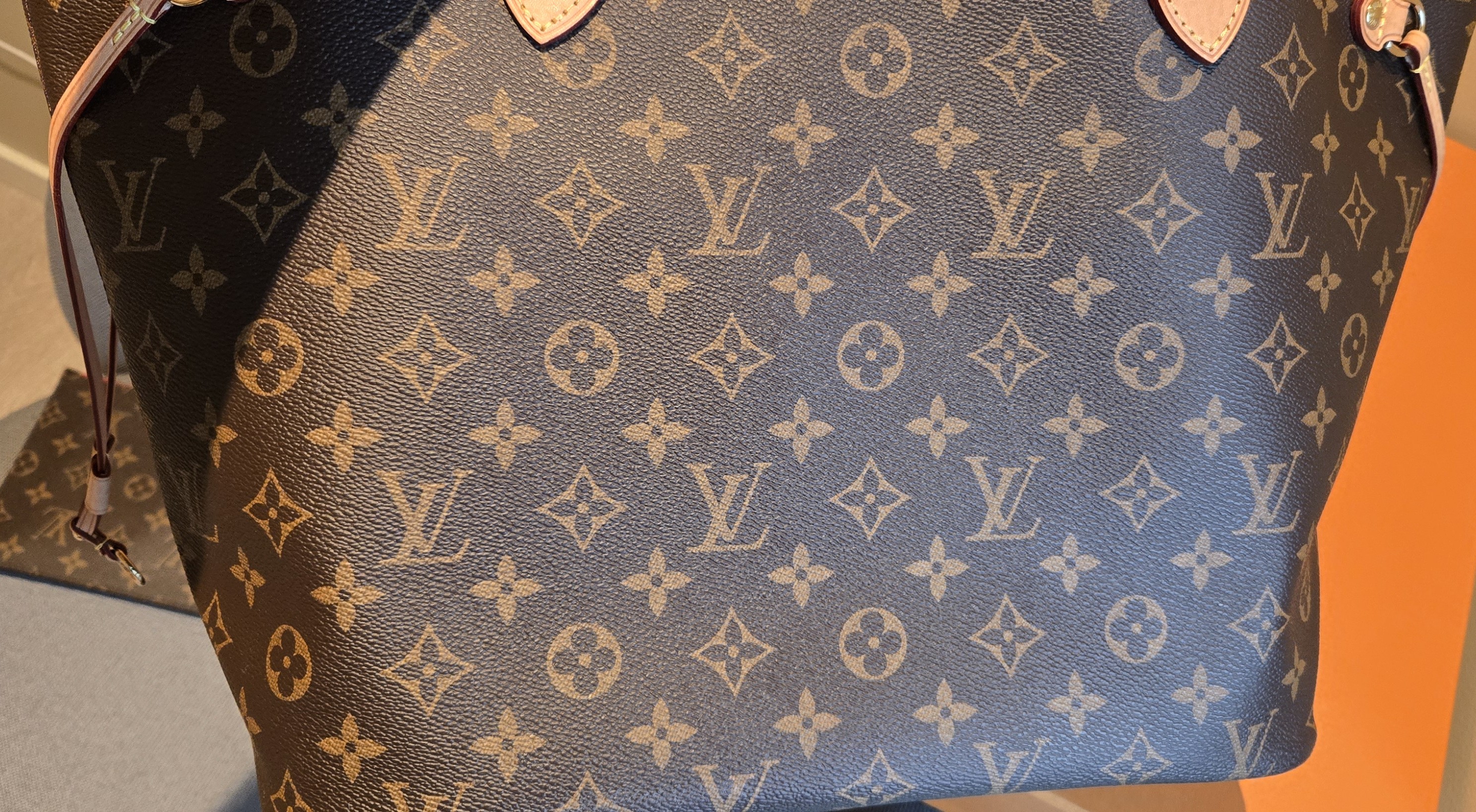 LOUIS VUITTON 