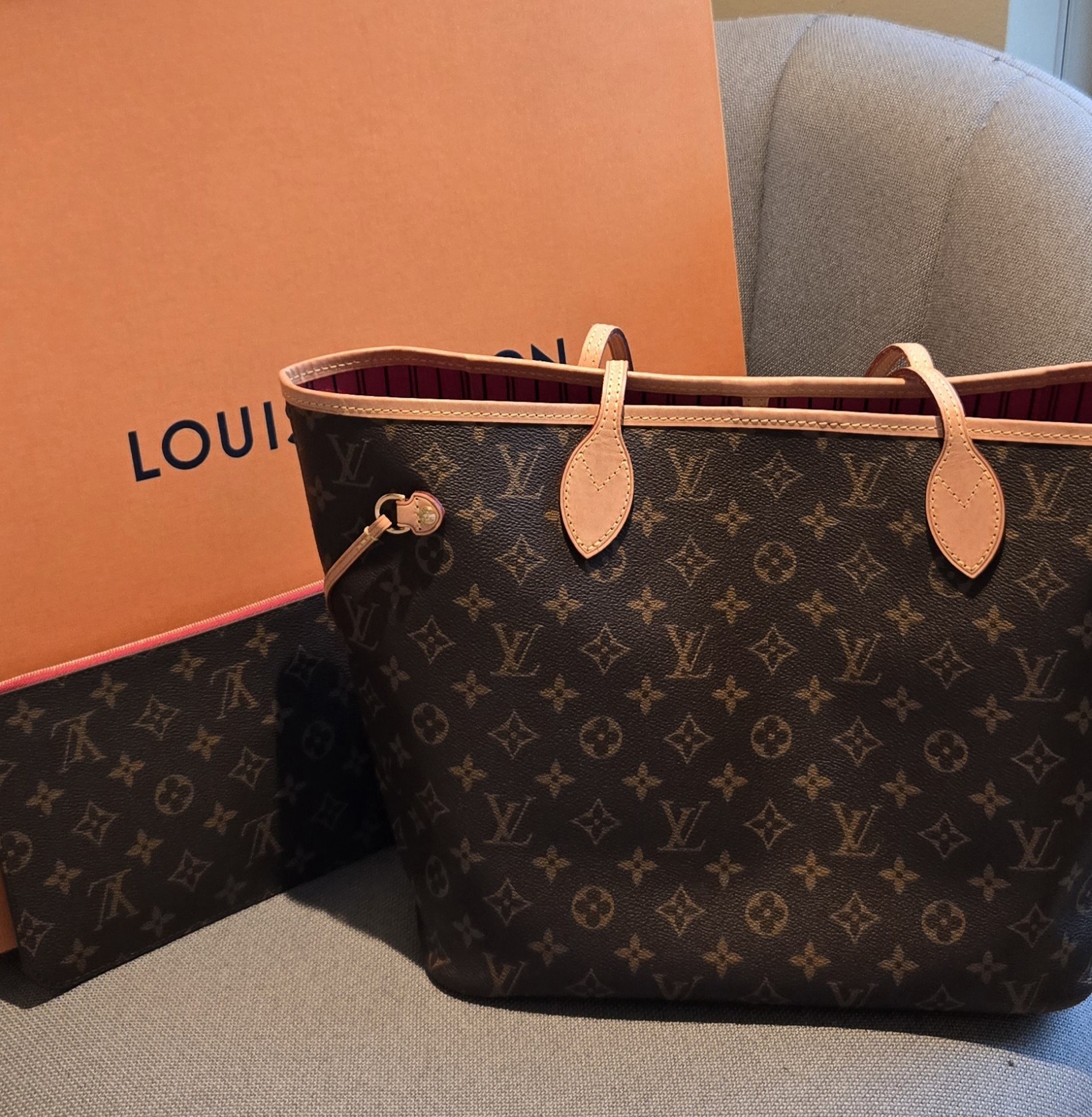 LOUIS VUITTON 